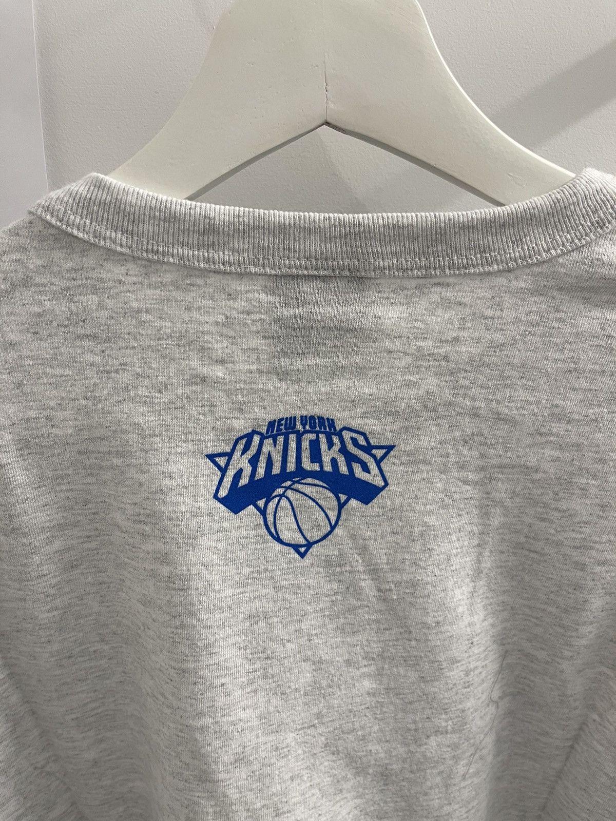NBA OVO X NBA NY KNICKS TEE-XL🦉🏀 Size US XL / EU 56 / 4 - 4 Thumbnail