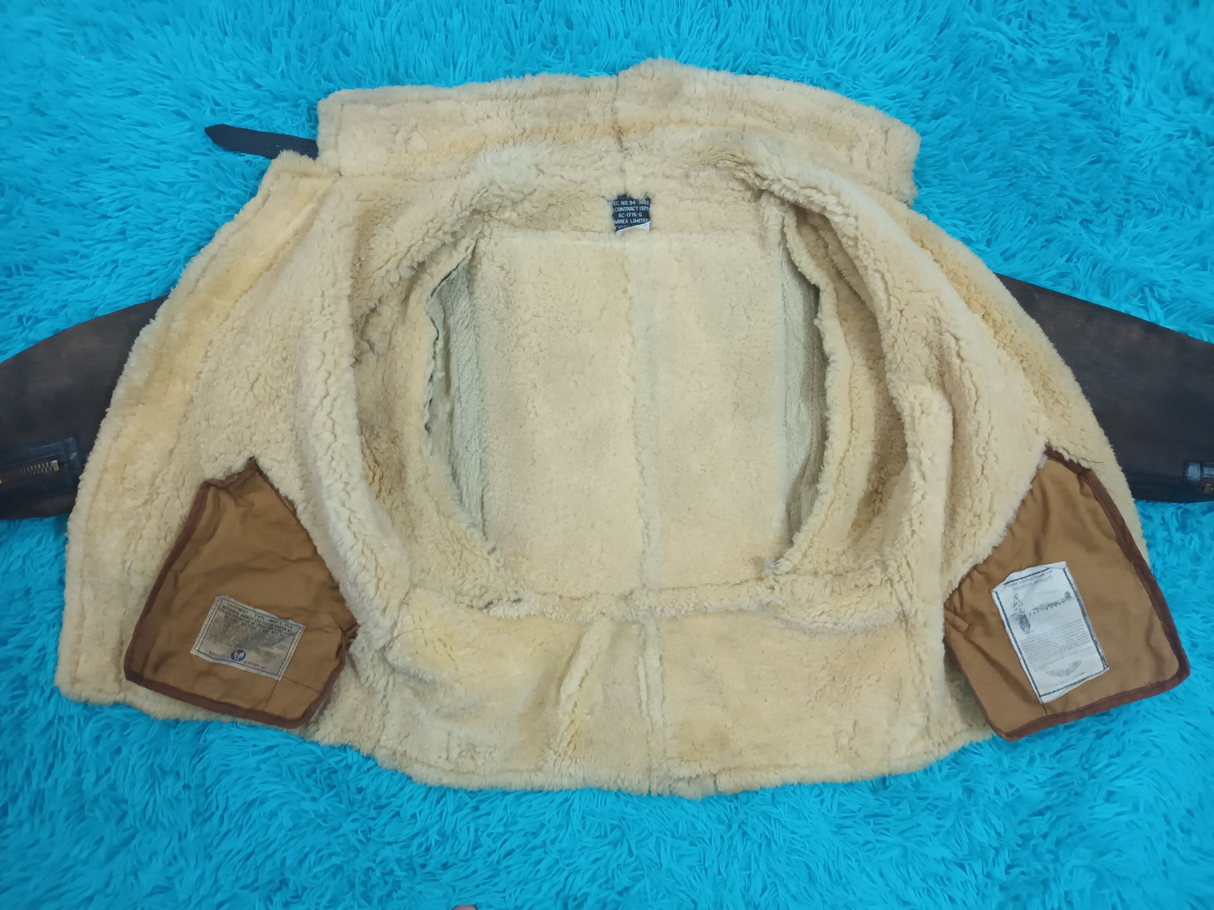 Avirex 🔥 DISTRESSED AVIREX LIMITED SHEEPSKIN TYPE B 9 JACKET 🔥 Size US L / EU 52-54 / 3 - 4 Thumbnail