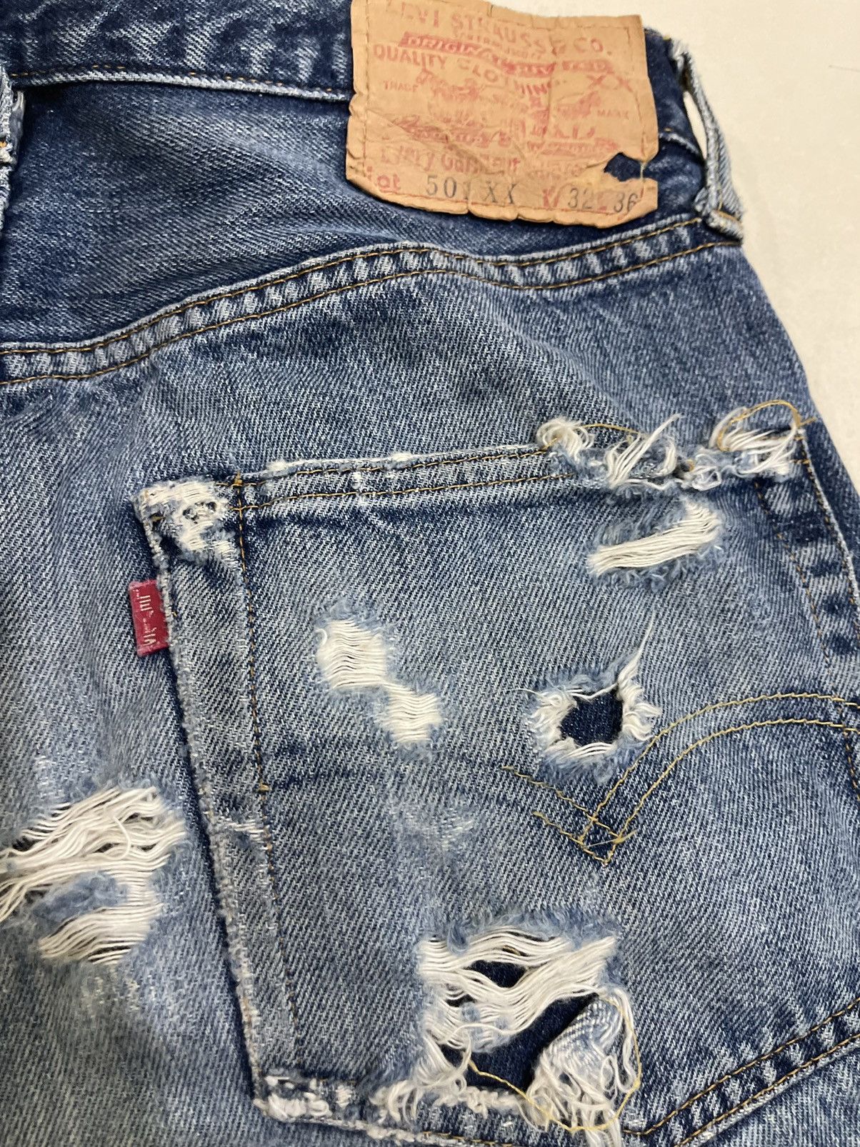 Levi's VINTAGE SELVEDGE LEVI’S 501 BIG E” Distressed USA Made Size US 31 - 4 Thumbnail