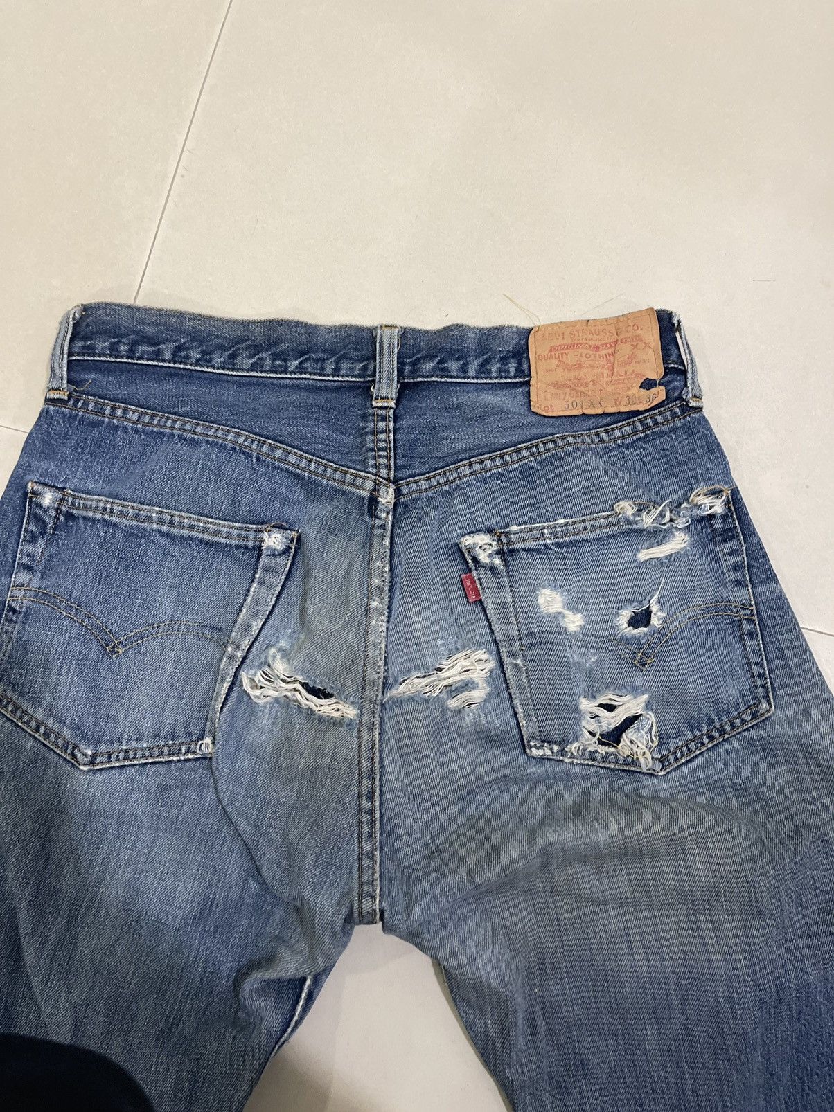 Levi's VINTAGE SELVEDGE LEVI’S 501 BIG E” Distressed USA Made Size US 31 - 6 Thumbnail