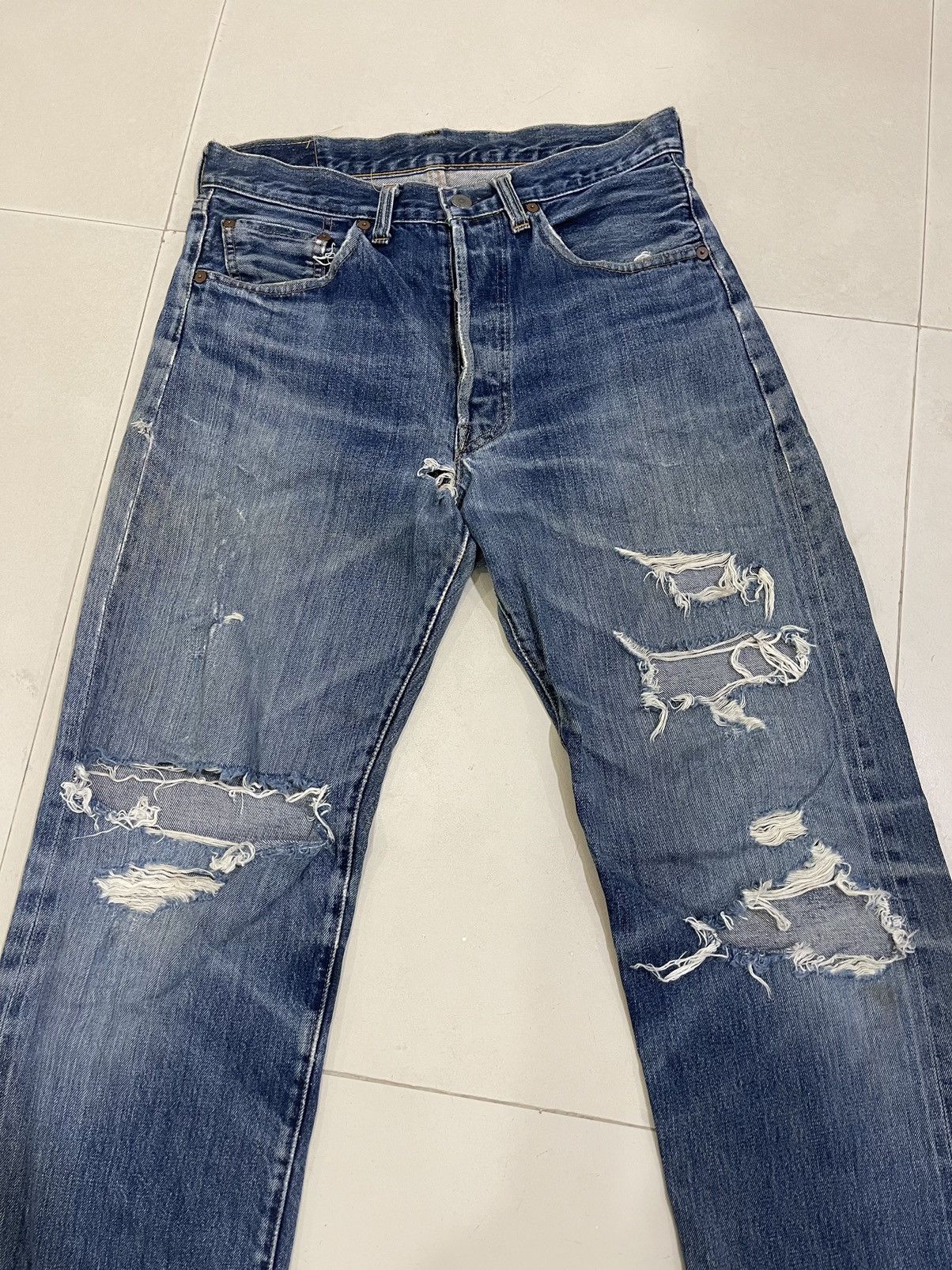 Levi's VINTAGE SELVEDGE LEVI’S 501 BIG E” Distressed USA Made Size US 31 - 2 Thumbnail