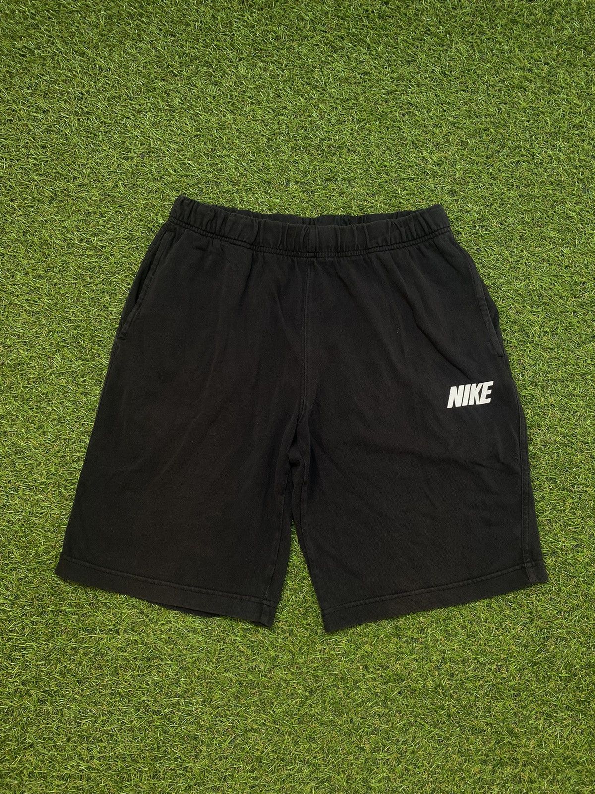 Nike Vintage Nike shorts Sun faded streetwear swoosh Y2k size M Size US 32 / EU 48 - 1 Thumbnail