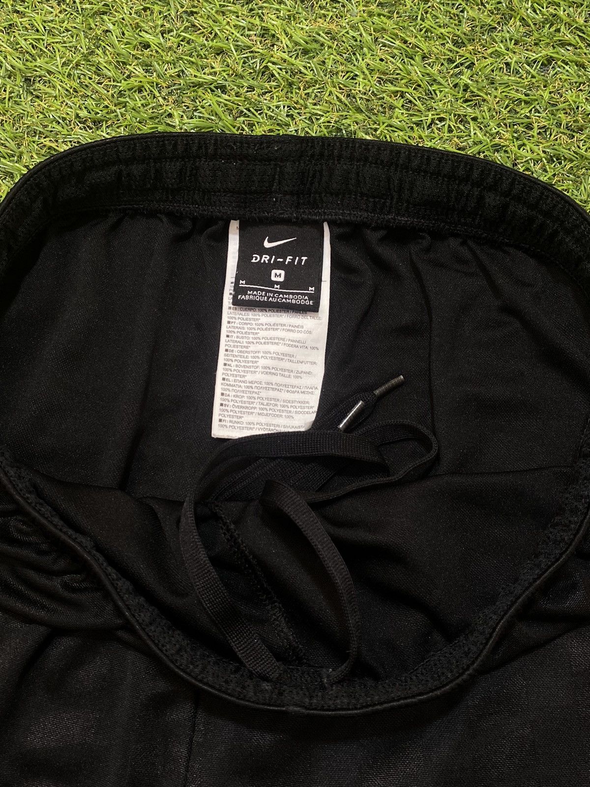 Nike Vintage Nike shorts streetwear swoosh casual y2k size M Size US 32 / EU 48 - 5 Thumbnail