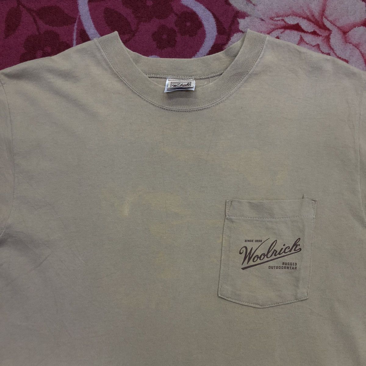 Vintage × Woolrich Woolen Mills Vintage Woolrich Pocket Backprint Tshirt Size US M / EU 48-50 / 2 - 11 Thumbnail