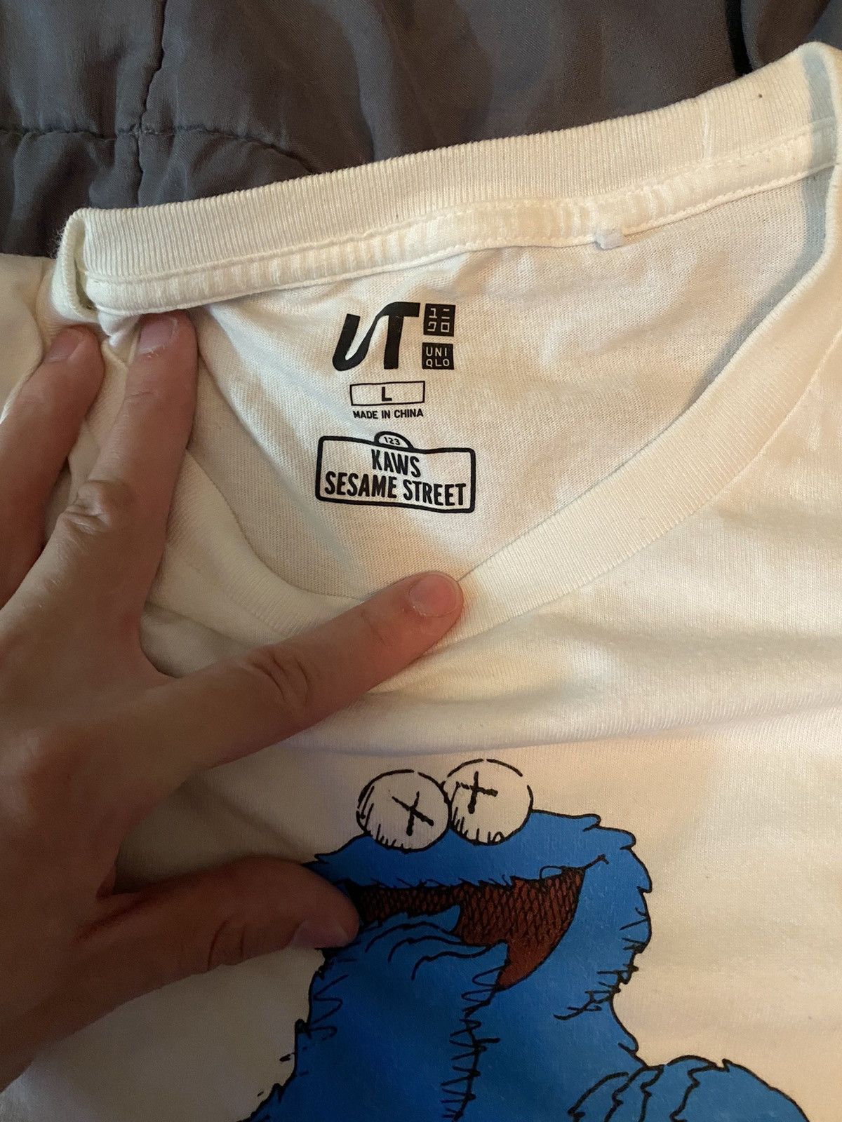 Kaws × Uniqlo Kaws x Uniqlo x Sesame Street Tee L Size US L / EU 52-54 / 3 - 2 Thumbnail