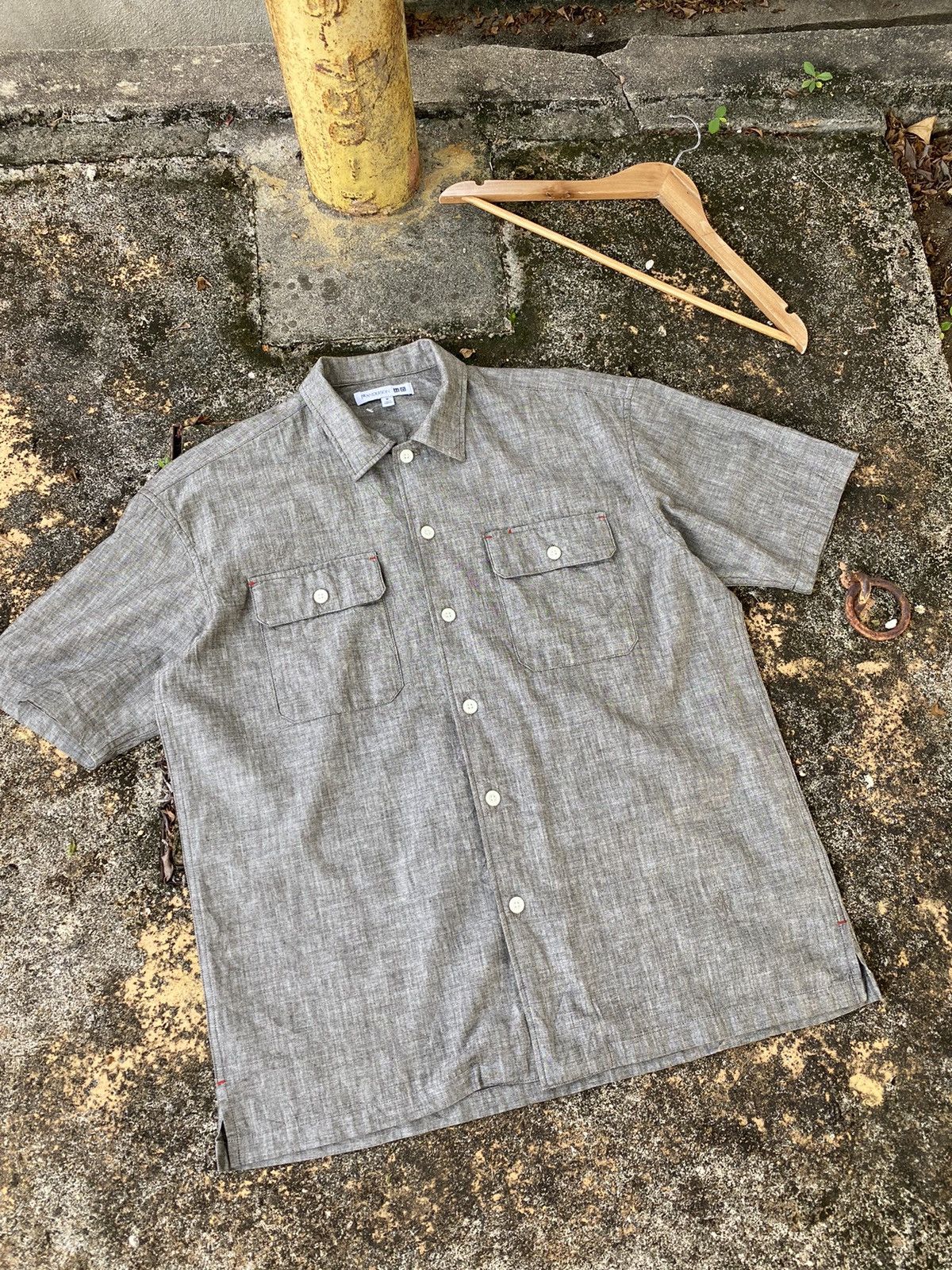 JW Anderson × Japanese Brand × Uniqlo ❌RARE❌ J W Andersson × Uniqlo Shirt Short Sleeve Chambray Size US M / EU 48-50 / 2 - 2 Thumbnail