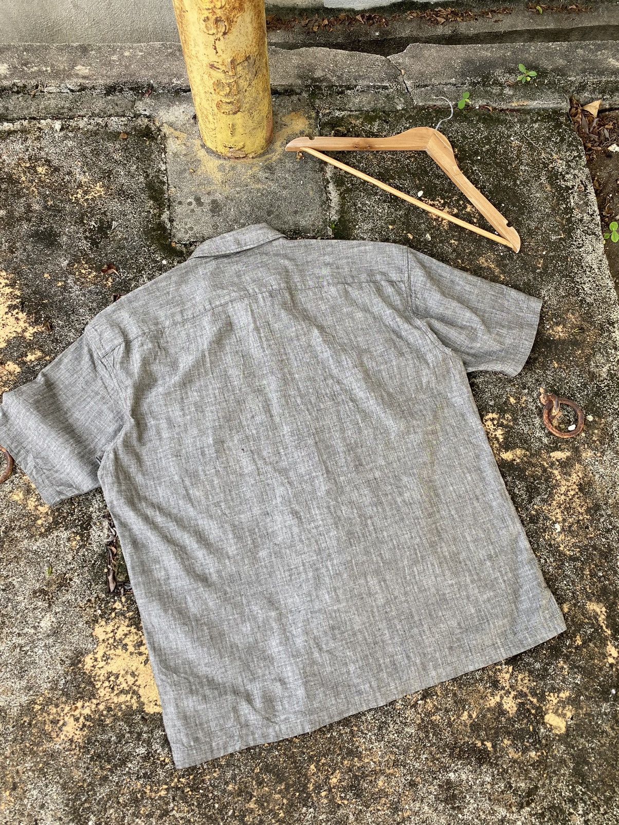 JW Anderson × Japanese Brand × Uniqlo ❌RARE❌ J W Andersson × Uniqlo Shirt Short Sleeve Chambray Size US M / EU 48-50 / 2 - 3 Thumbnail