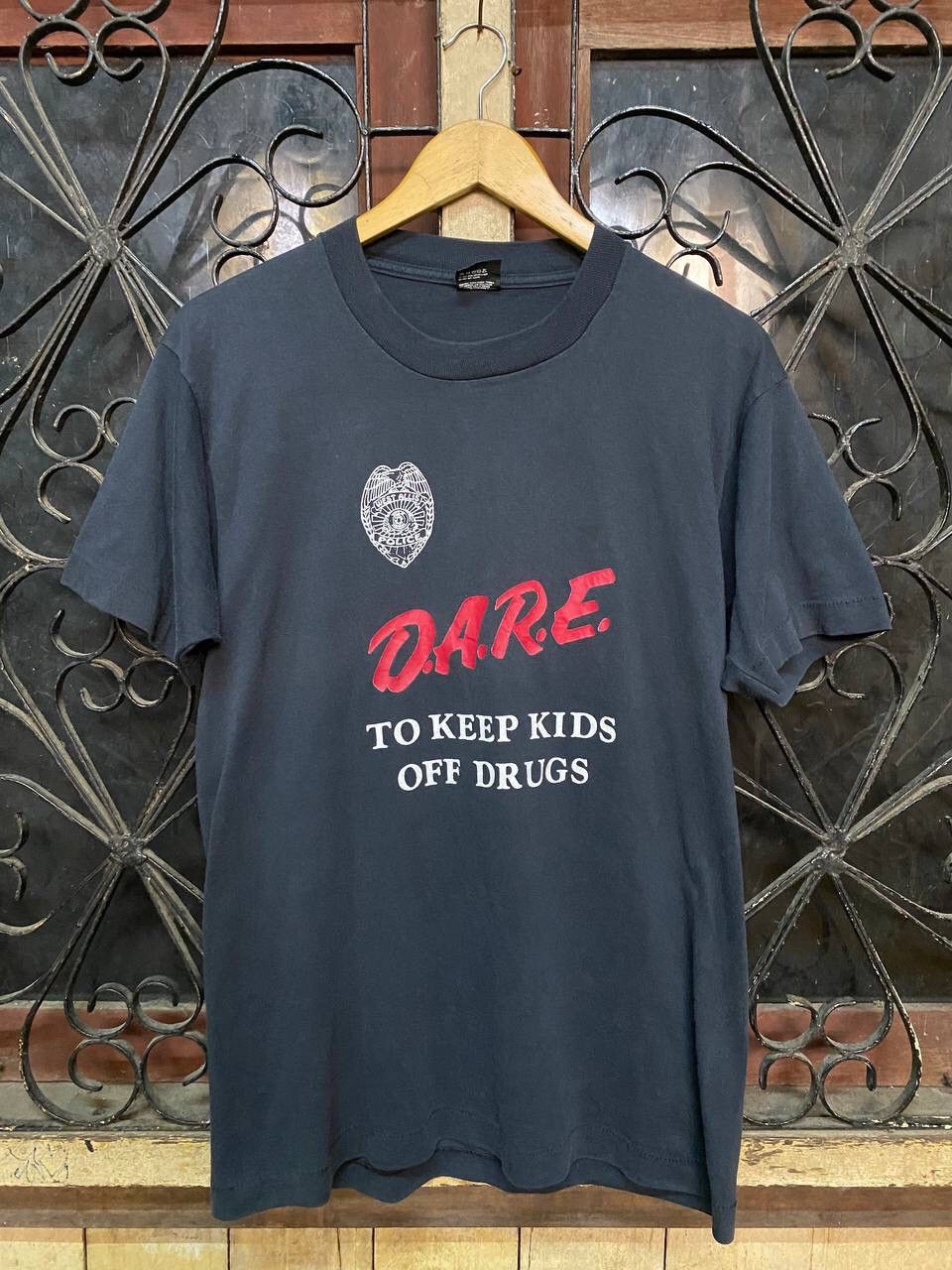 D.A.R.E VINTAGE D.A.R.E SCREEN STAR 50/50 TEE Size US L / EU 52-54 / 3 - 2 Thumbnail