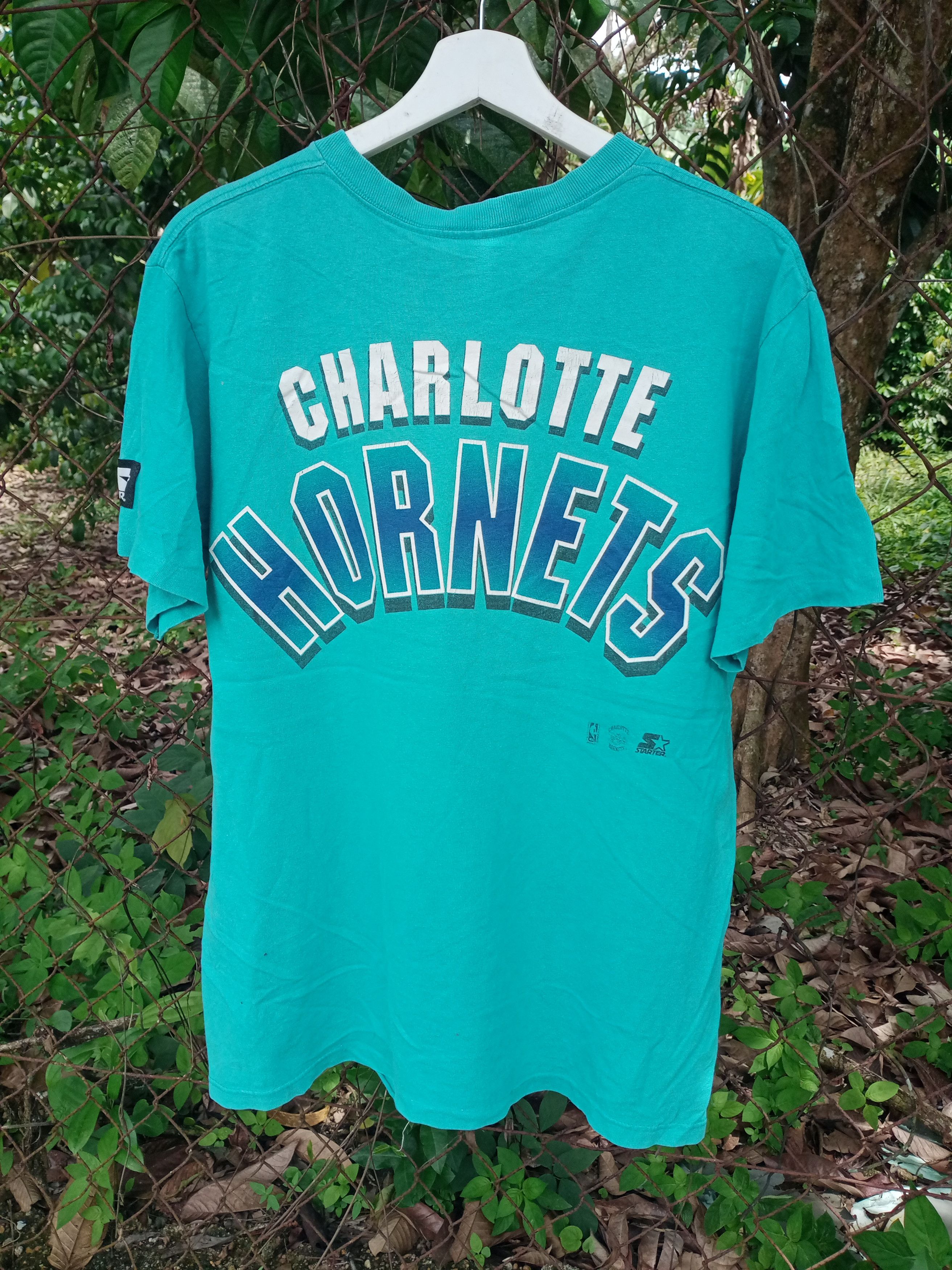 NBA Vintage Charlotte Hornets T Shirt Size Medium 90s NBA Size US M / EU 48-50 / 2 - 3 Thumbnail