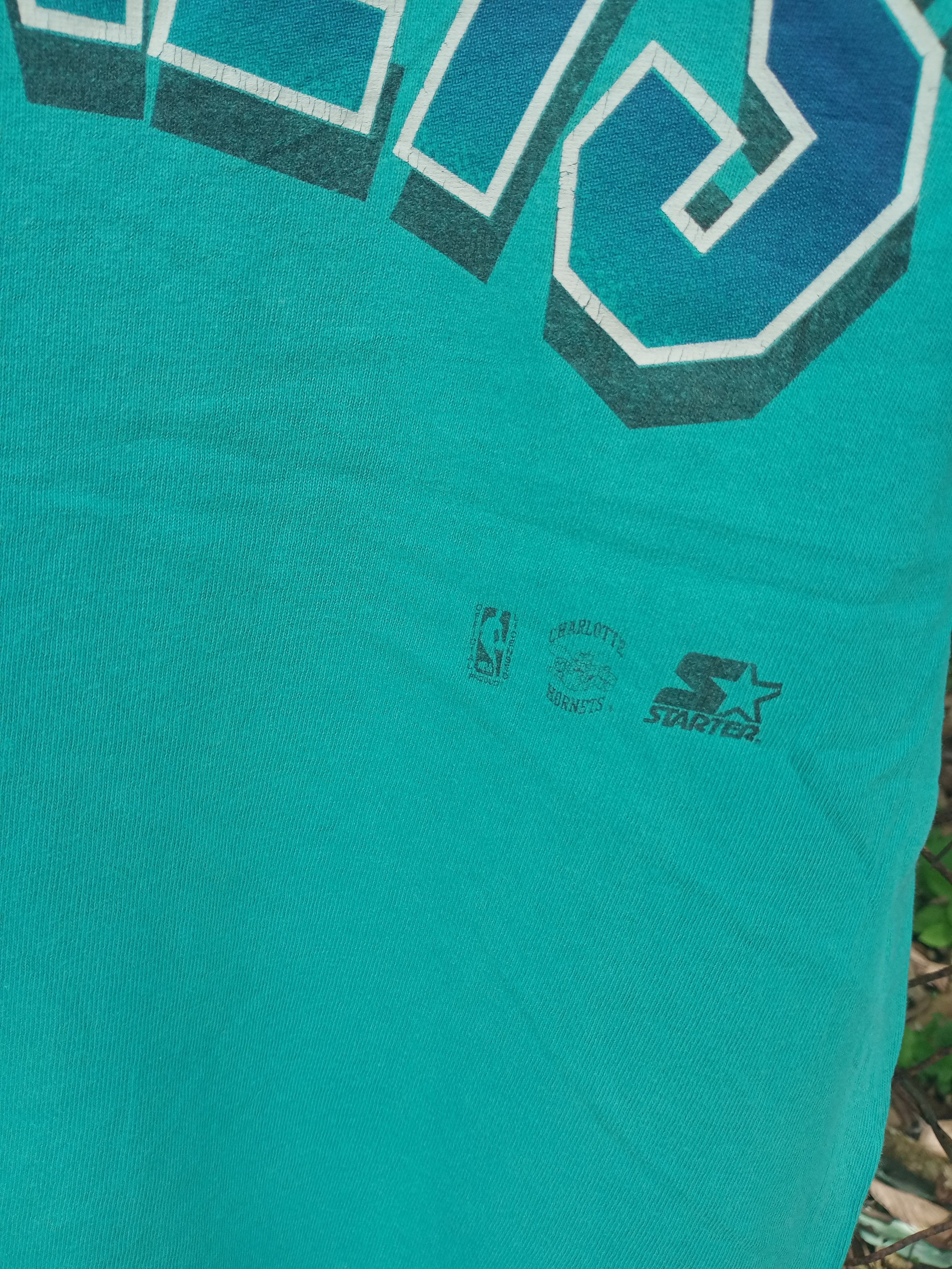 NBA Vintage Charlotte Hornets T Shirt Size Medium 90s NBA Size US M / EU 48-50 / 2 - 6 Thumbnail
