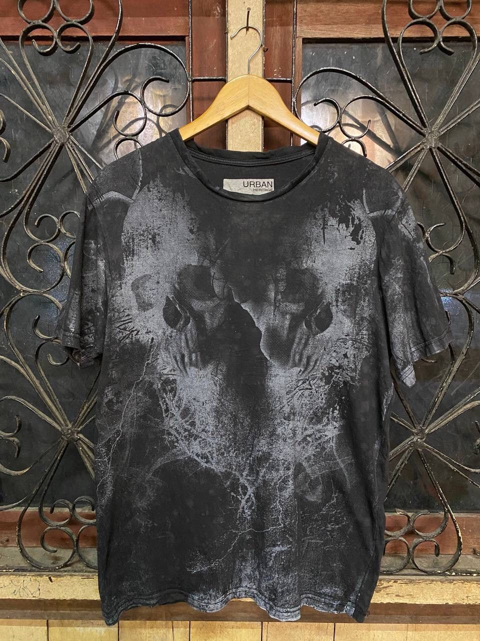 Urban Heritage SKULL TIE DYE TSHIRT BY URBAN HERITAGE Size US L / EU 52-54 / 3 - 3 Thumbnail