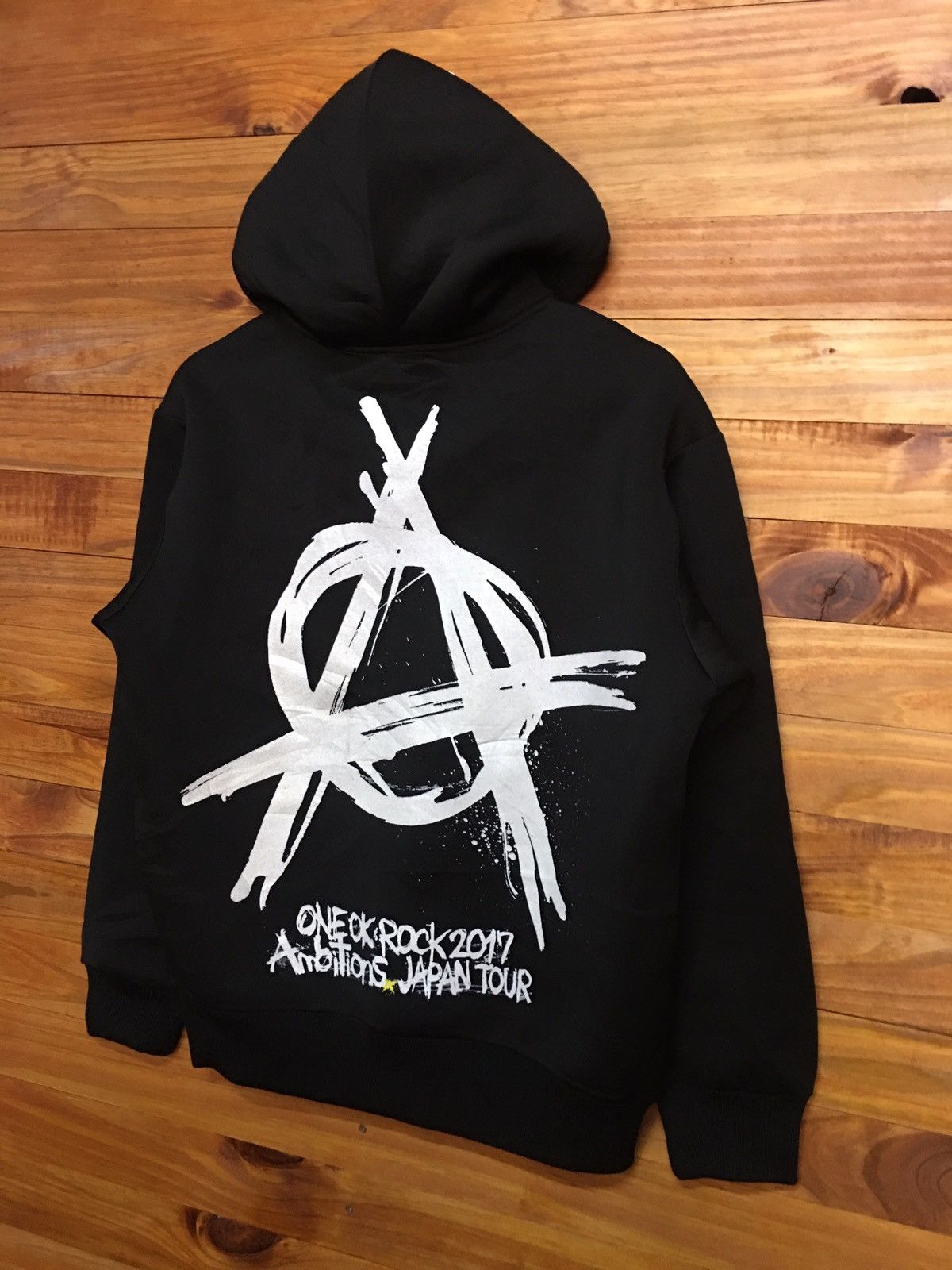 Japanese Brand ONE OK ROCK 2017 AMBITIONS JAPAN TOUR HOODIE Size US M / EU 48-50 / 2 - 3 Thumbnail