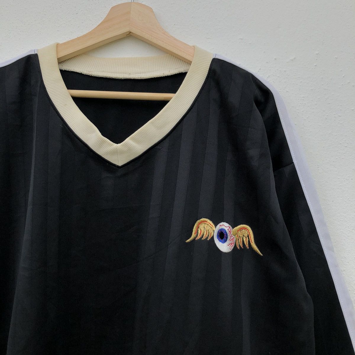 Japanese Brand OVER SIZE LONG SLEEVE BIG LOGO EYES Size US M / EU 48-50 / 2 - 4 Thumbnail