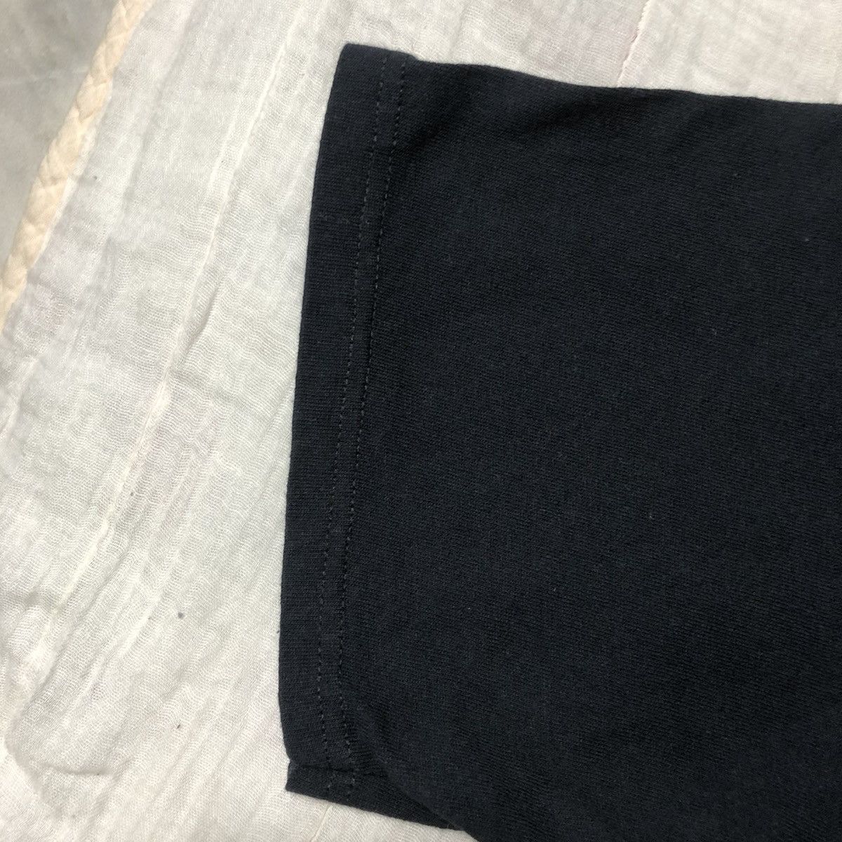 Band Tees Vintage 2010 Twilight Eclipse Movie T Shirt Size US M / EU 48-50 / 2 - 8 Thumbnail