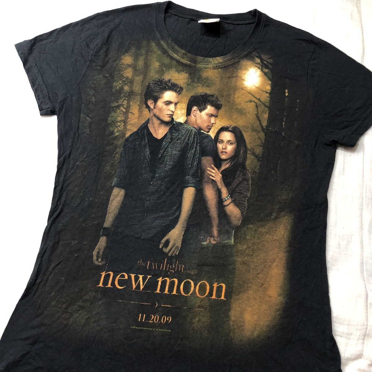 Vintage Vintage Y2K Twilight New Moon Movie T Shirt Size US L / EU 52-54 / 3 - 1 Thumbnail