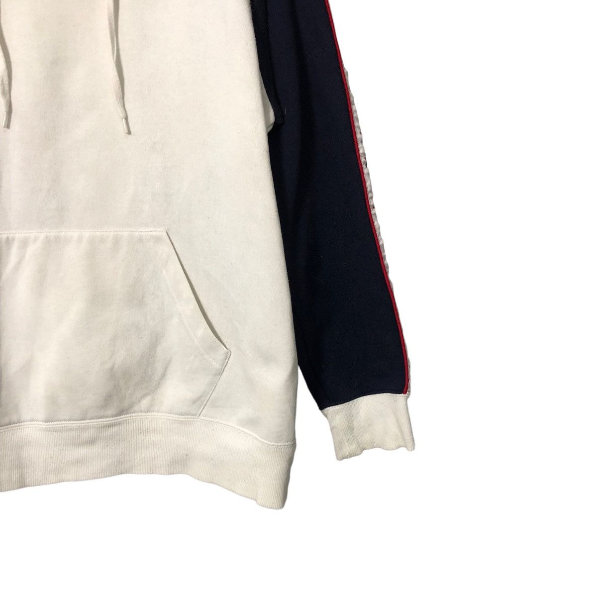 Fila Vintage Fila Embroidery Logo Pullover Hoodie Sweatshirt Size US L / EU 52-54 / 3 - 2 Thumbnail