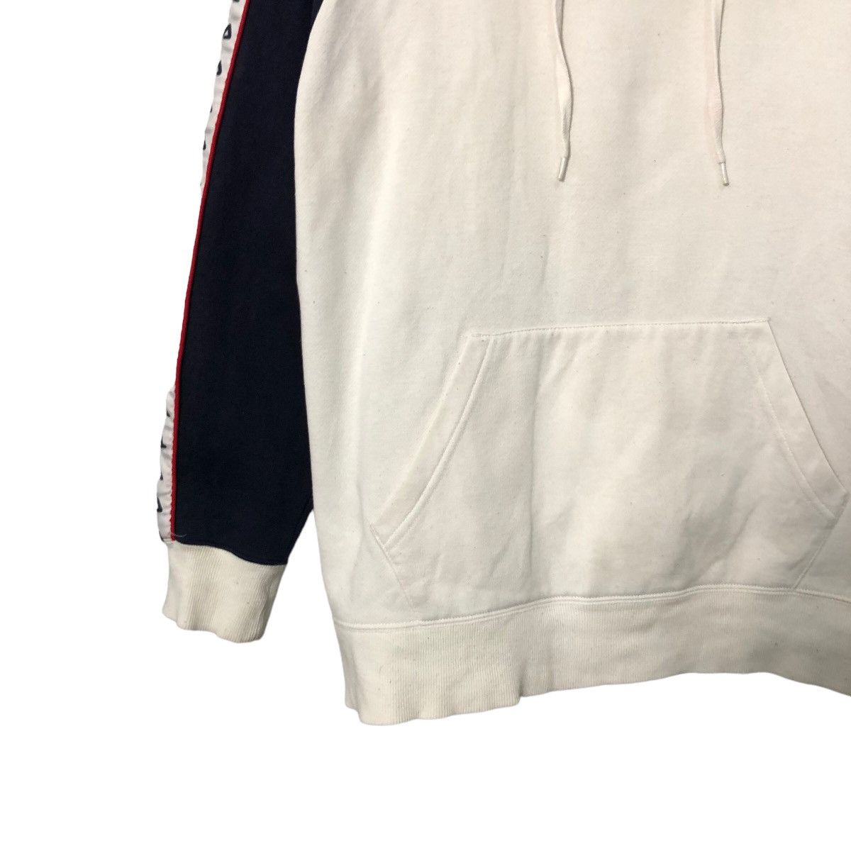 Fila Vintage Fila Embroidery Logo Pullover Hoodie Sweatshirt Size US L / EU 52-54 / 3 - 3 Thumbnail