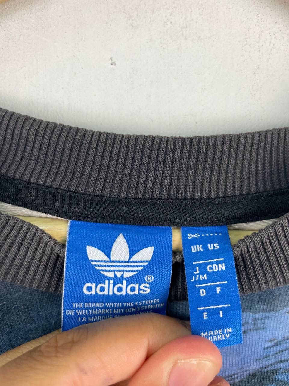 Adidas Adidas Mountain Boxy Sweatshirt Pullover Sweater Size M / US 6-8 / IT 42-44 - 4 Thumbnail