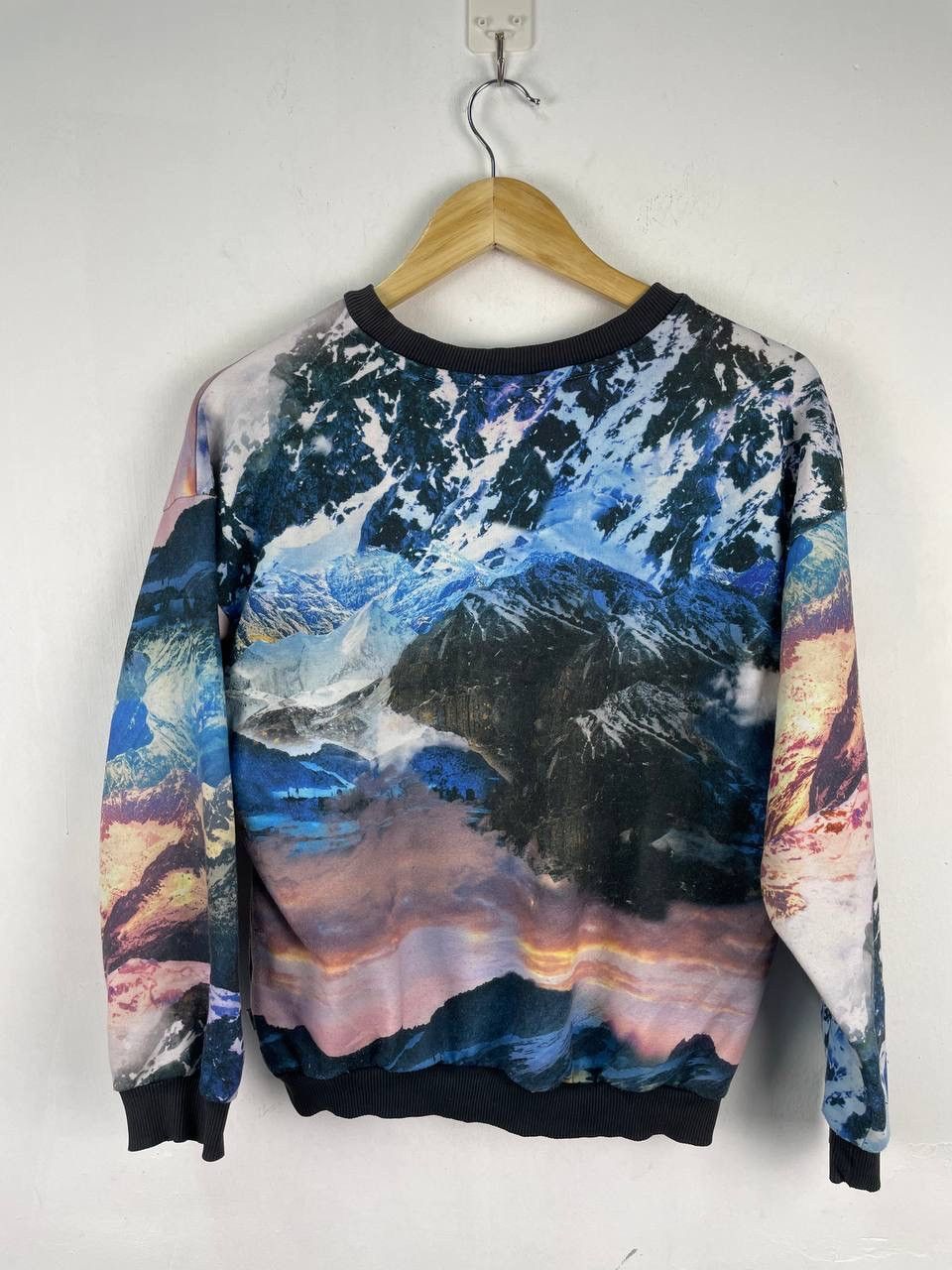 Adidas Adidas Mountain Boxy Sweatshirt Pullover Sweater Size M / US 6-8 / IT 42-44 - 2 Thumbnail