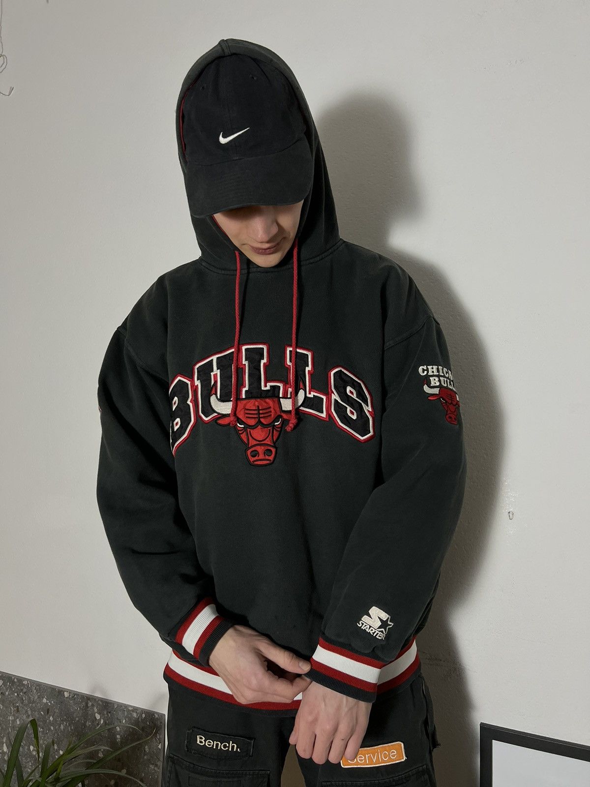 Chicago bulls nba old english faded hoody hotsell