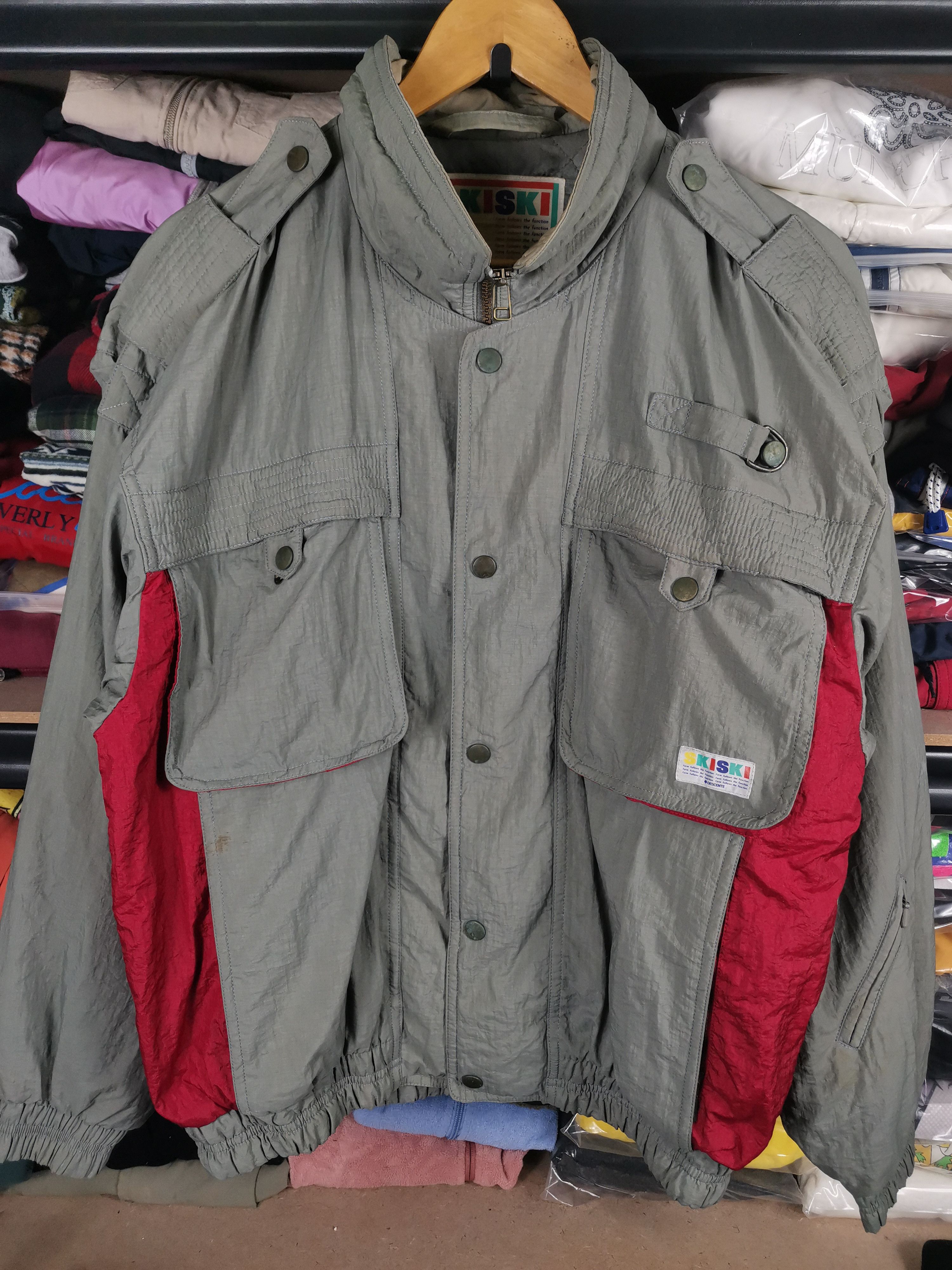Descente Vintage Japanese Brand Descente Skiwear Jacket Sun Faded Size US L / EU 52-54 / 3 - 1 Thumbnail