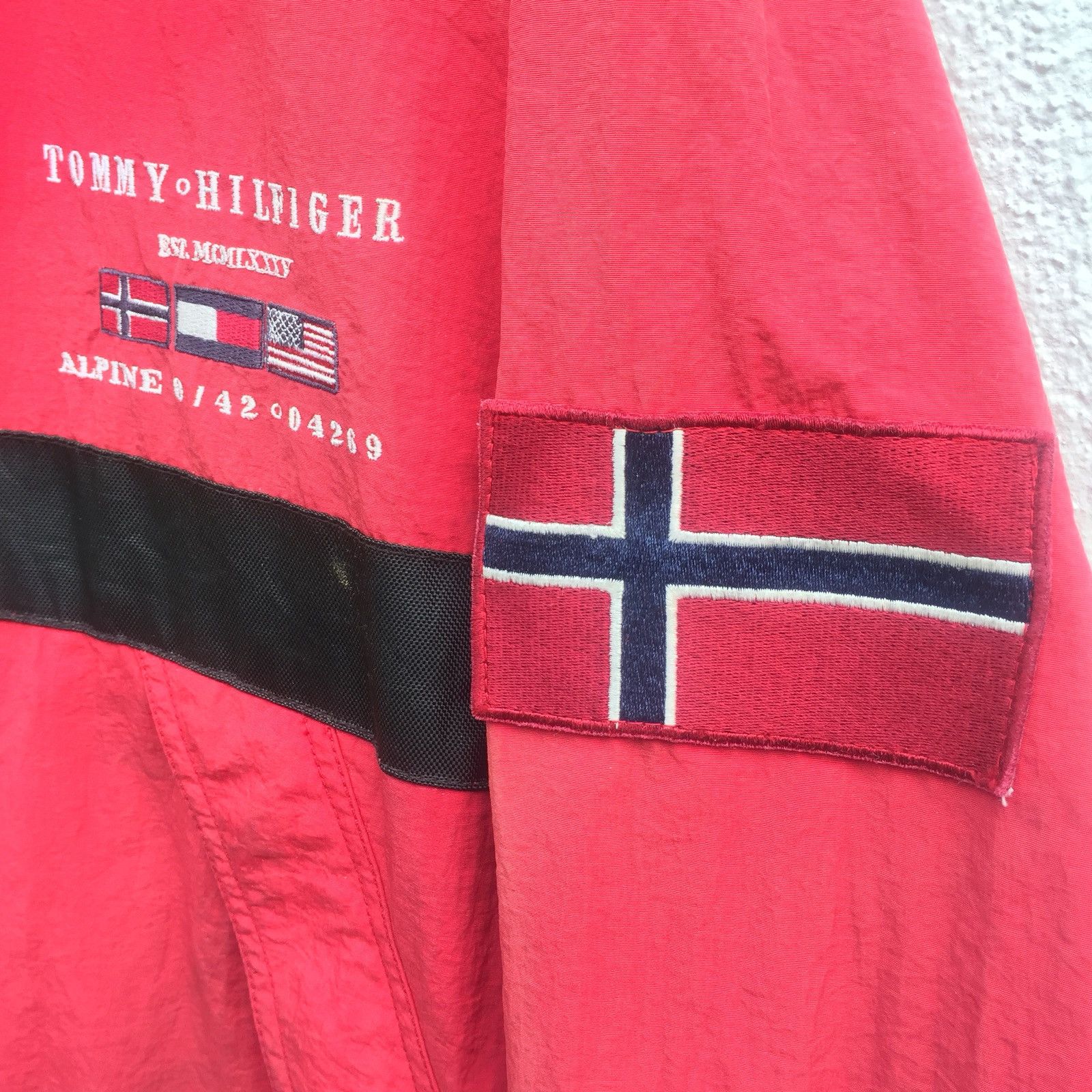 Tommy Hilfiger Vintage 90s Tommy Hilfiger Distressed Jacket Size US M / EU 48-50 / 2 - 6 Thumbnail