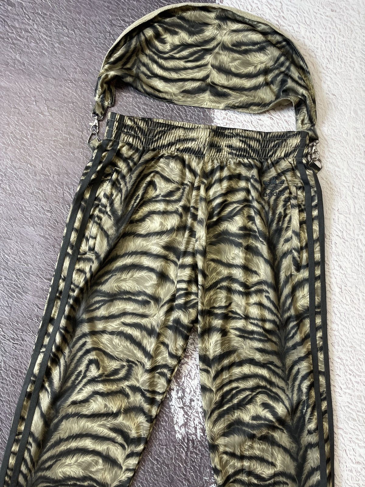 Adidas Jeremy Scott X Adidas Men's Animal Slash Print Pants Size S Size US 30 / EU 46 - 9 Thumbnail