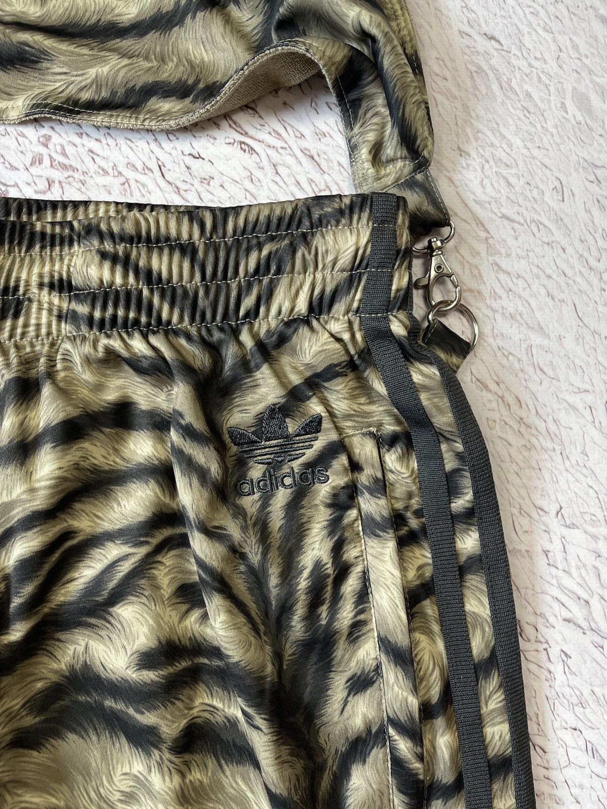 Adidas Jeremy Scott X Adidas Men's Animal Slash Print Pants Size S Size US 30 / EU 46 - 10 Thumbnail