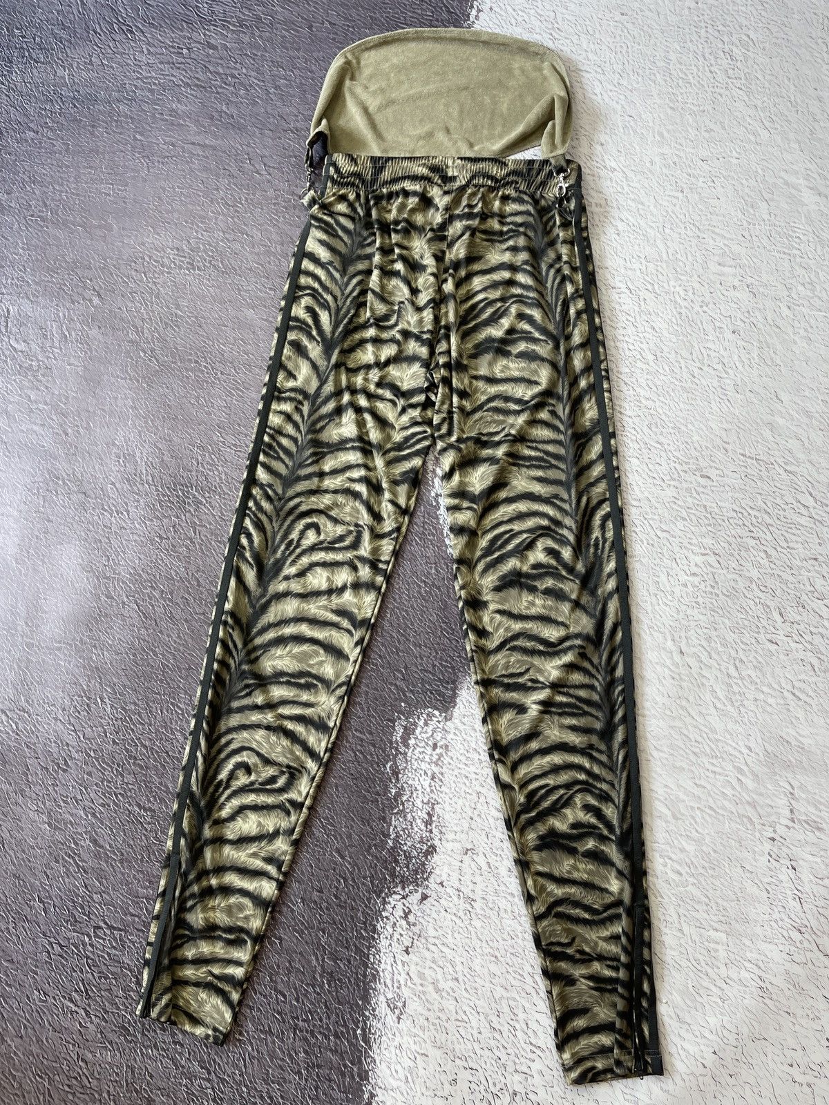 Adidas Jeremy Scott X Adidas Men's Animal Slash Print Pants Size S Size US 30 / EU 46 - 2 Thumbnail