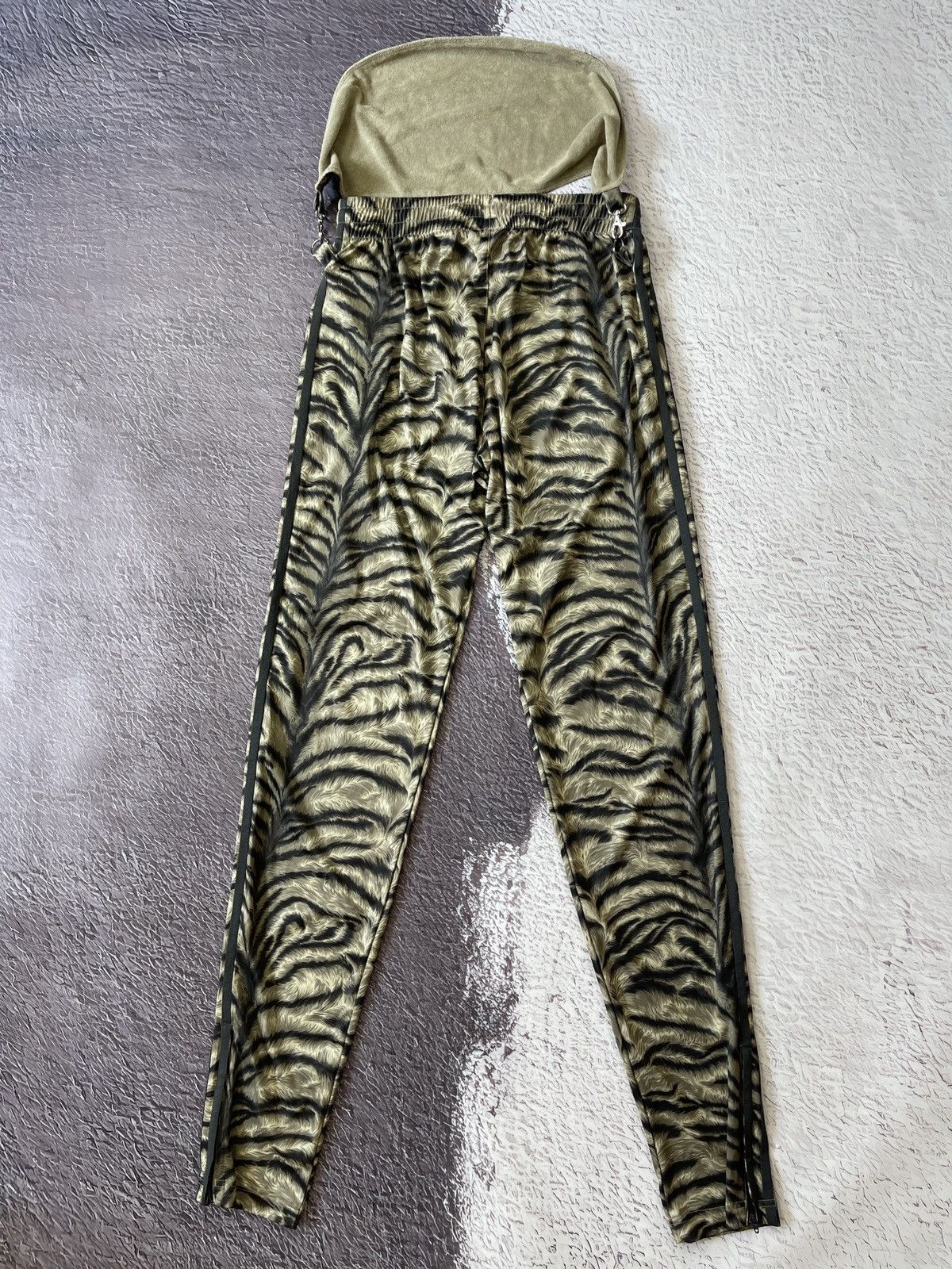 Adidas Jeremy Scott X Adidas Men's Animal Slash Print Pants Size S Size US 30 / EU 46 - 14 Thumbnail