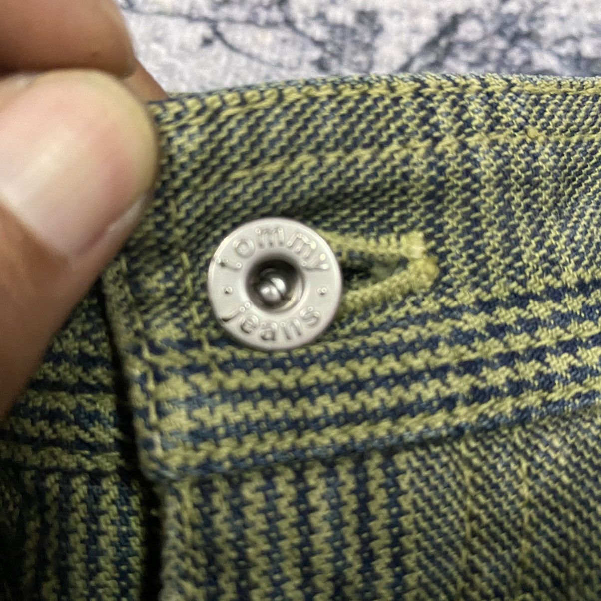 Tommy Hilfiger × Vintage Vintage Tommy Checkered Plaid Tartan Flare Cargo Pants Size 25" / US 0 / IT 36 - 8 Thumbnail
