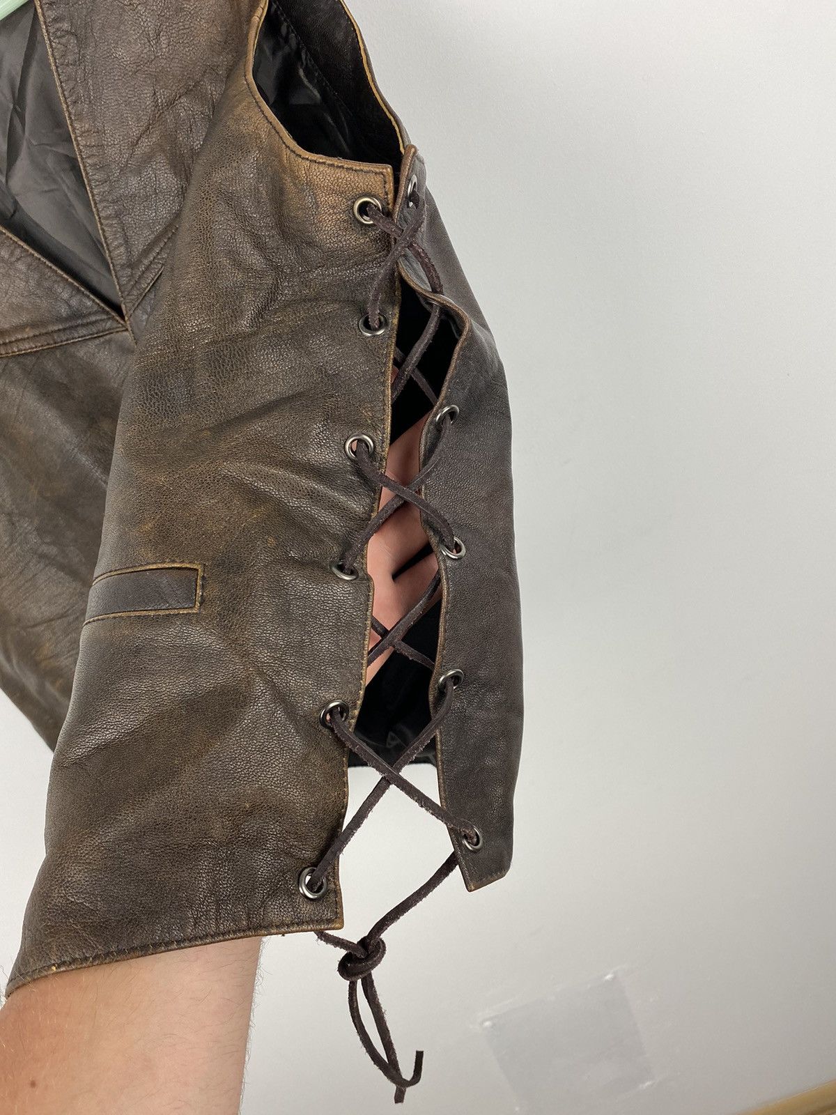 Genuine Leather Vintage Leather Vest Biker Harley Davidson Avirex Y2K Size US L / EU 52-54 / 3 - 5 Thumbnail