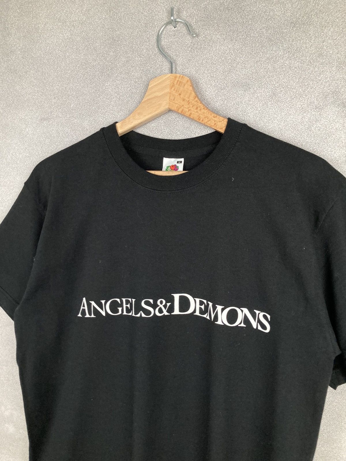Vintage Vintage Angels And Demons Movie Graphic Tee Tom Hanks Rare Size US M / EU 48-50 / 2 - 4 Thumbnail
