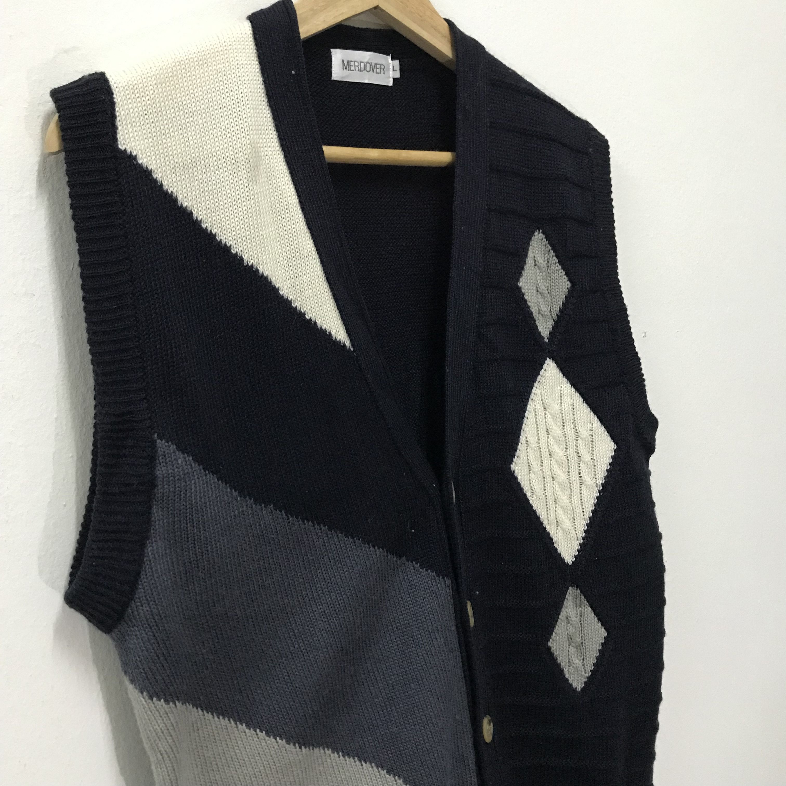 Aran Isles Knitwear Vintage Merdover Knit Vest Diamond Pattern Size US M / EU 48-50 / 2 - 4 Thumbnail