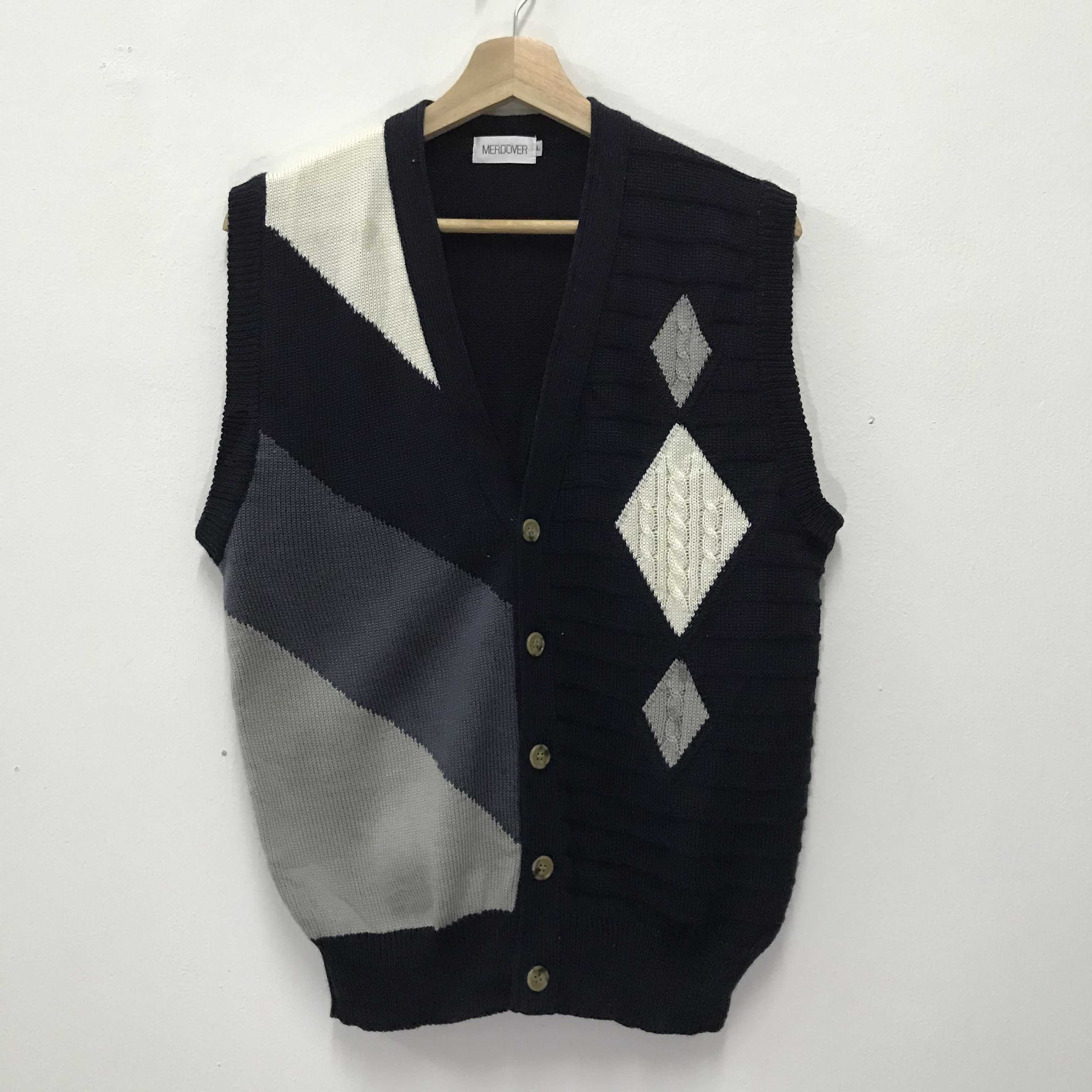 Aran Isles Knitwear Vintage Merdover Knit Vest Diamond Pattern Size US M / EU 48-50 / 2 - 1 Thumbnail