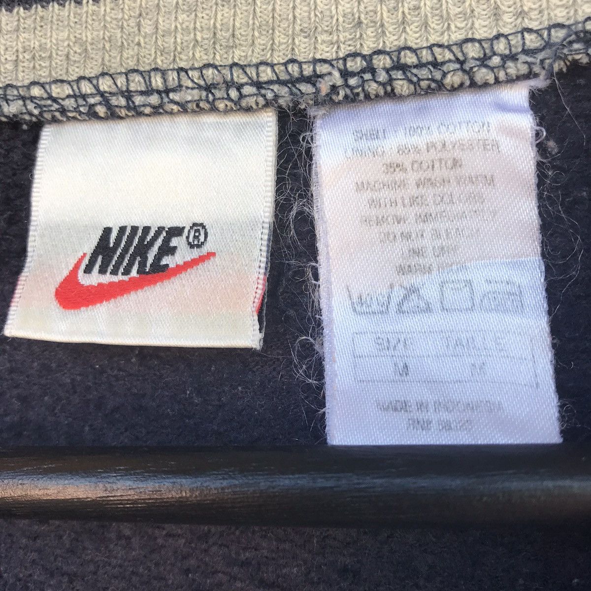 Nike Vintage nike crewneck Size US M / EU 48-50 / 2 - 8 Thumbnail