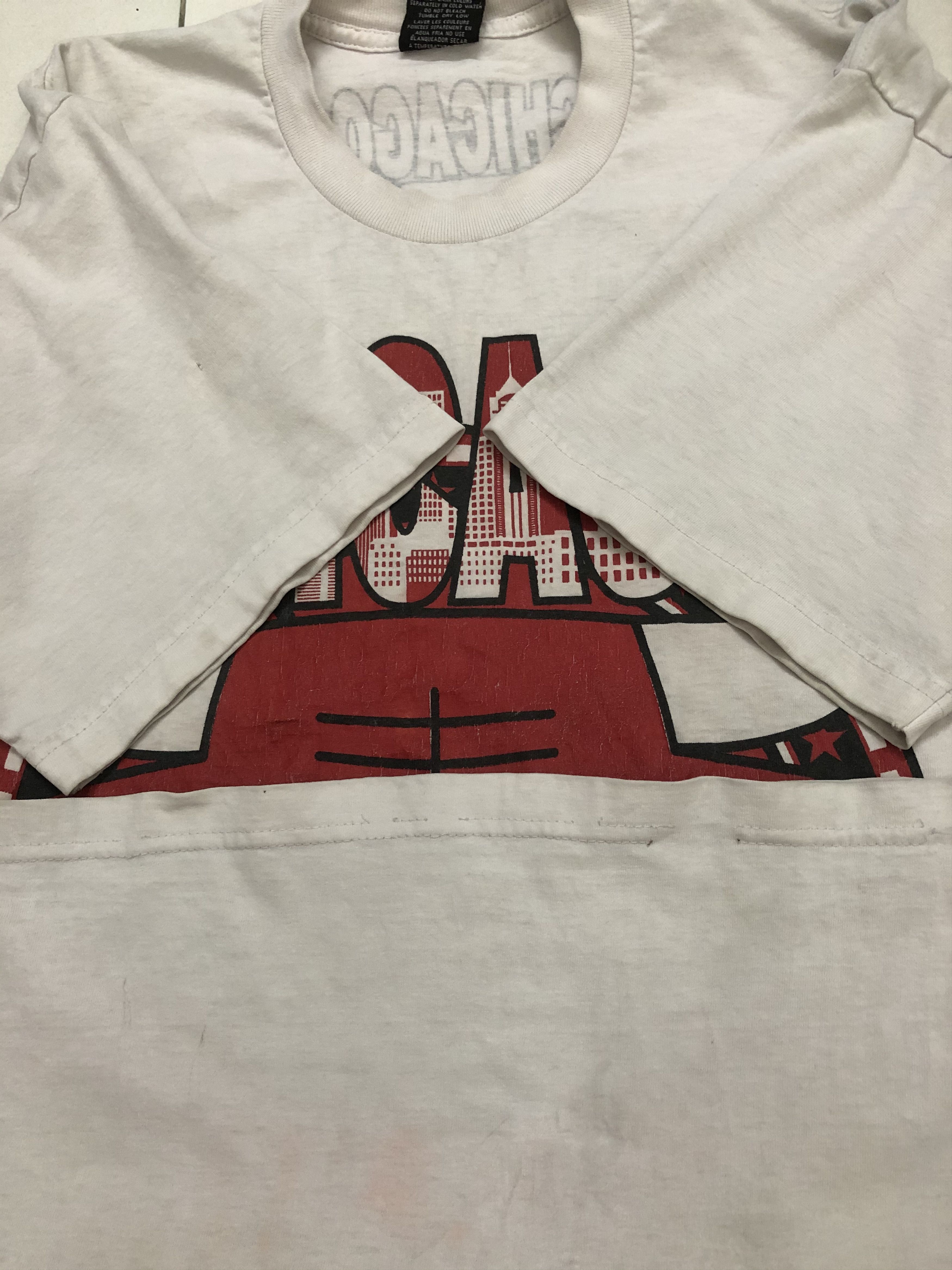 NBA Vintage Very Rare Distressed Chicago Bulls Jordan Tshirt Size US XL / EU 56 / 4 - 5 Thumbnail