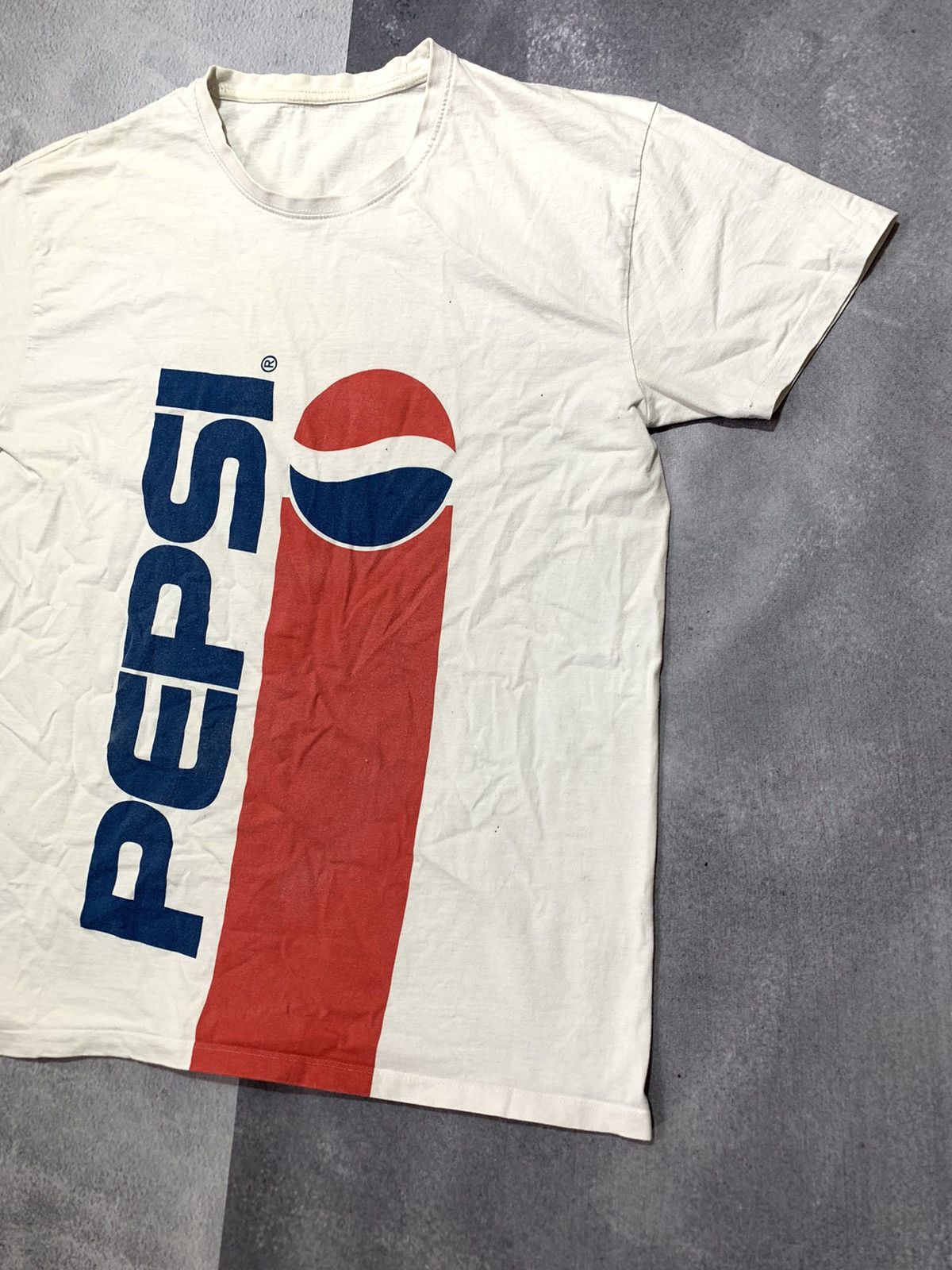 Pepsi × Vintage Vintage Y2K Pepsi t-shirt big logo streetwear style size XL Size US XL / EU 56 / 4 - 3 Thumbnail