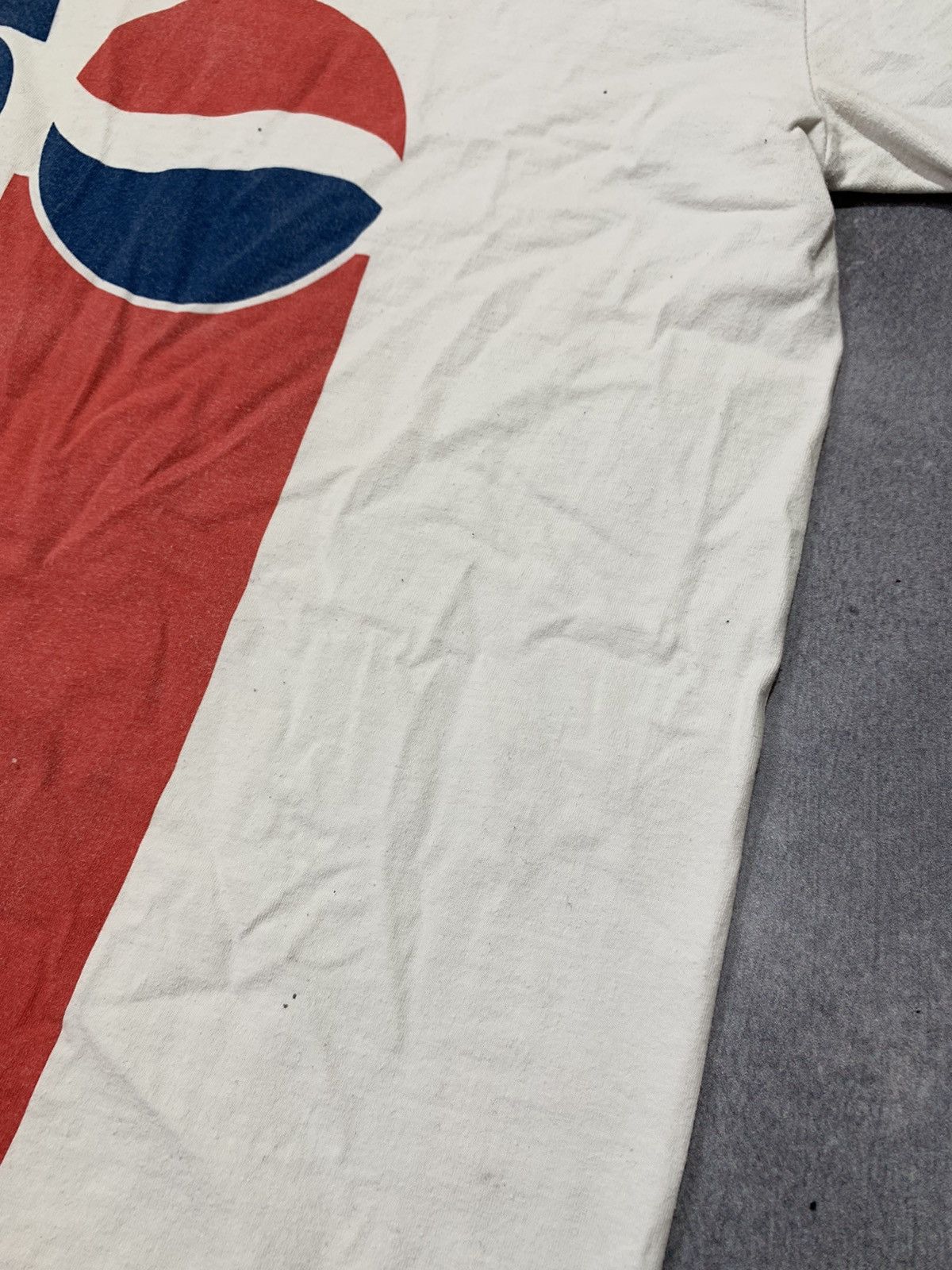 Pepsi × Vintage Vintage Y2K Pepsi t-shirt big logo streetwear style size XL Size US XL / EU 56 / 4 - 5 Thumbnail