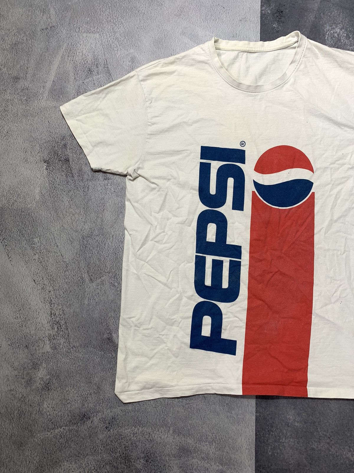 Pepsi × Vintage Vintage Y2K Pepsi t-shirt big logo streetwear style size XL Size US XL / EU 56 / 4 - 2 Thumbnail