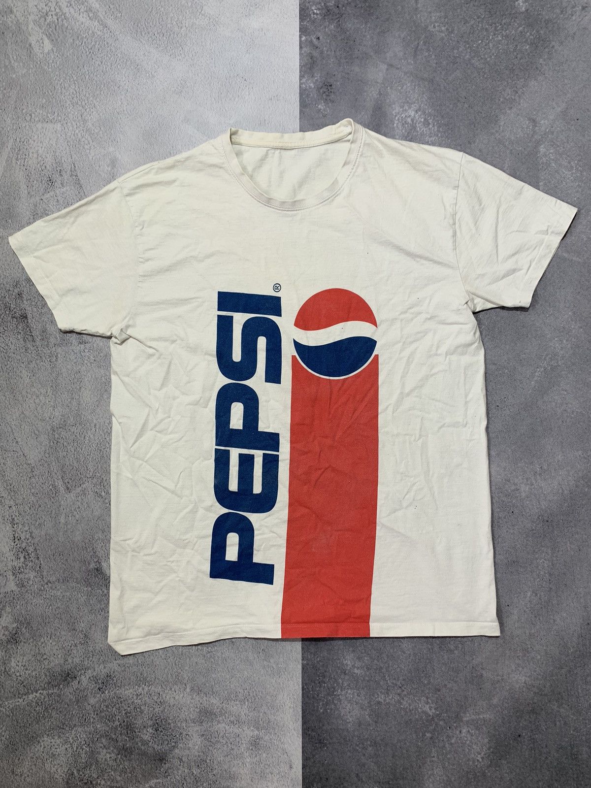 Pepsi × Vintage Vintage Y2K Pepsi t-shirt big logo streetwear style size XL Size US XL / EU 56 / 4 - 1 Thumbnail
