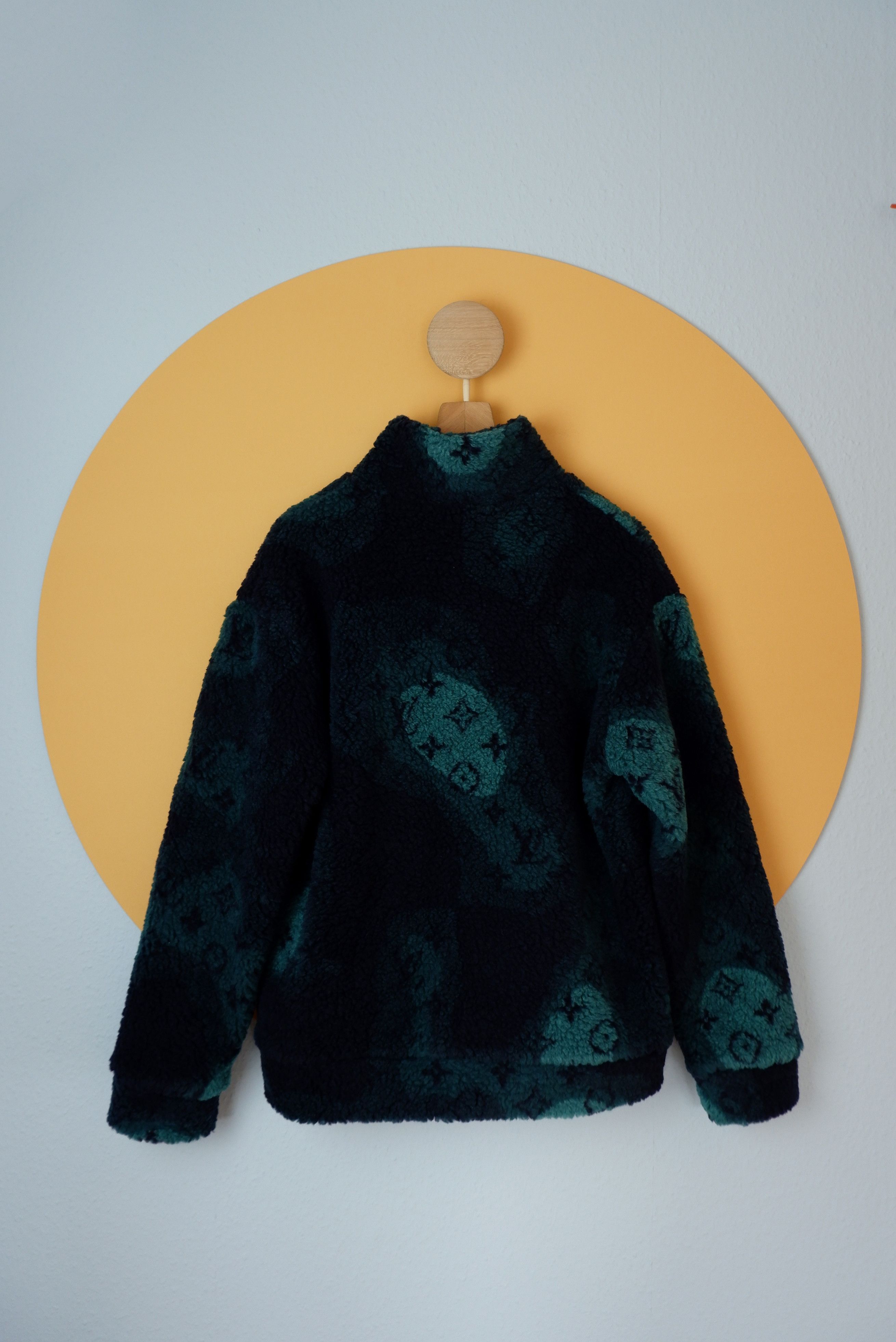 Louis Vuitton Last drop! Louis Vuitton camo monogram fleece jacket Size US L / EU 52-54 / 3 - 5 Thumbnail