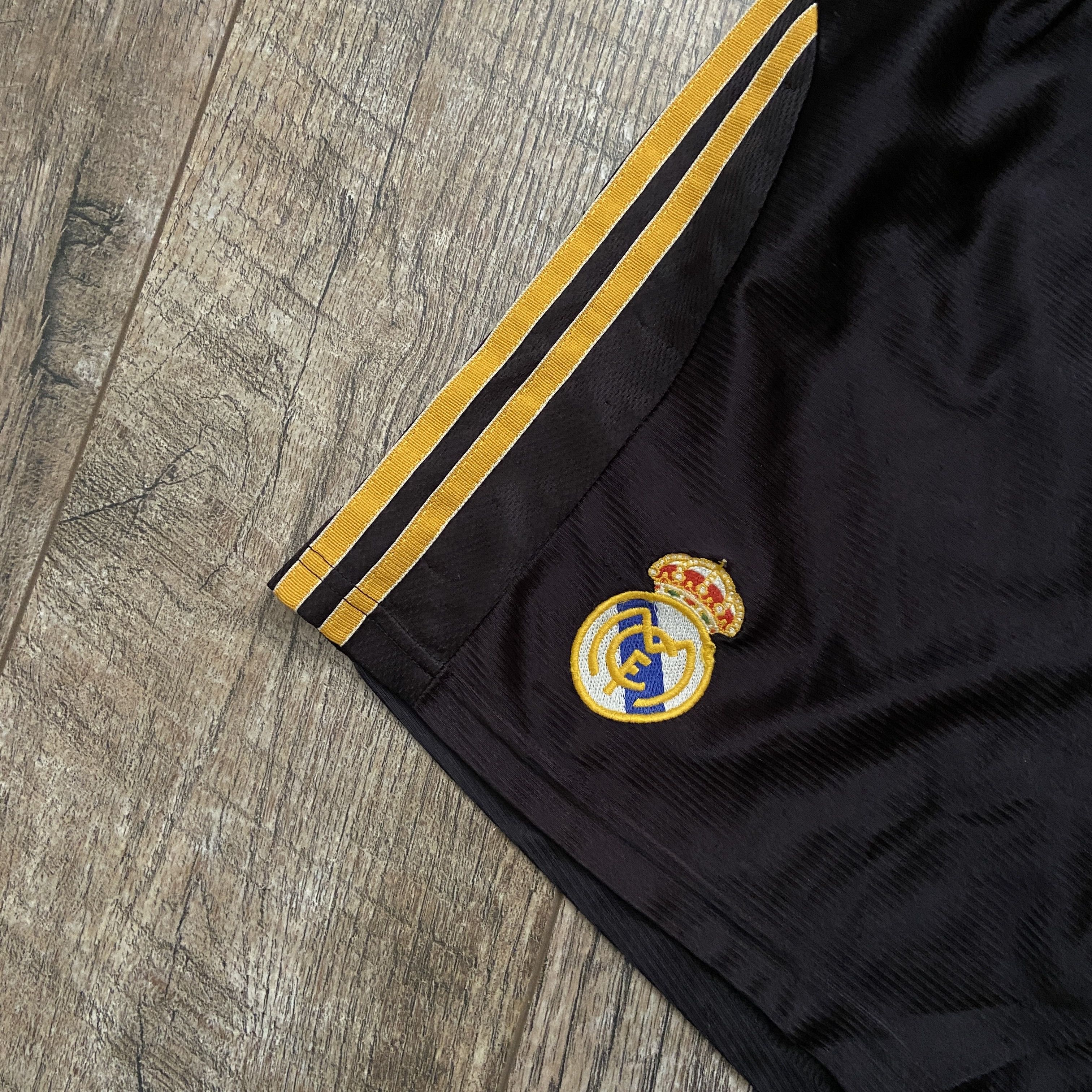 Adidas 1999/00 Adidas Real Madrid Third Full Set Size US L / EU 52-54 / 3 - 13 Thumbnail