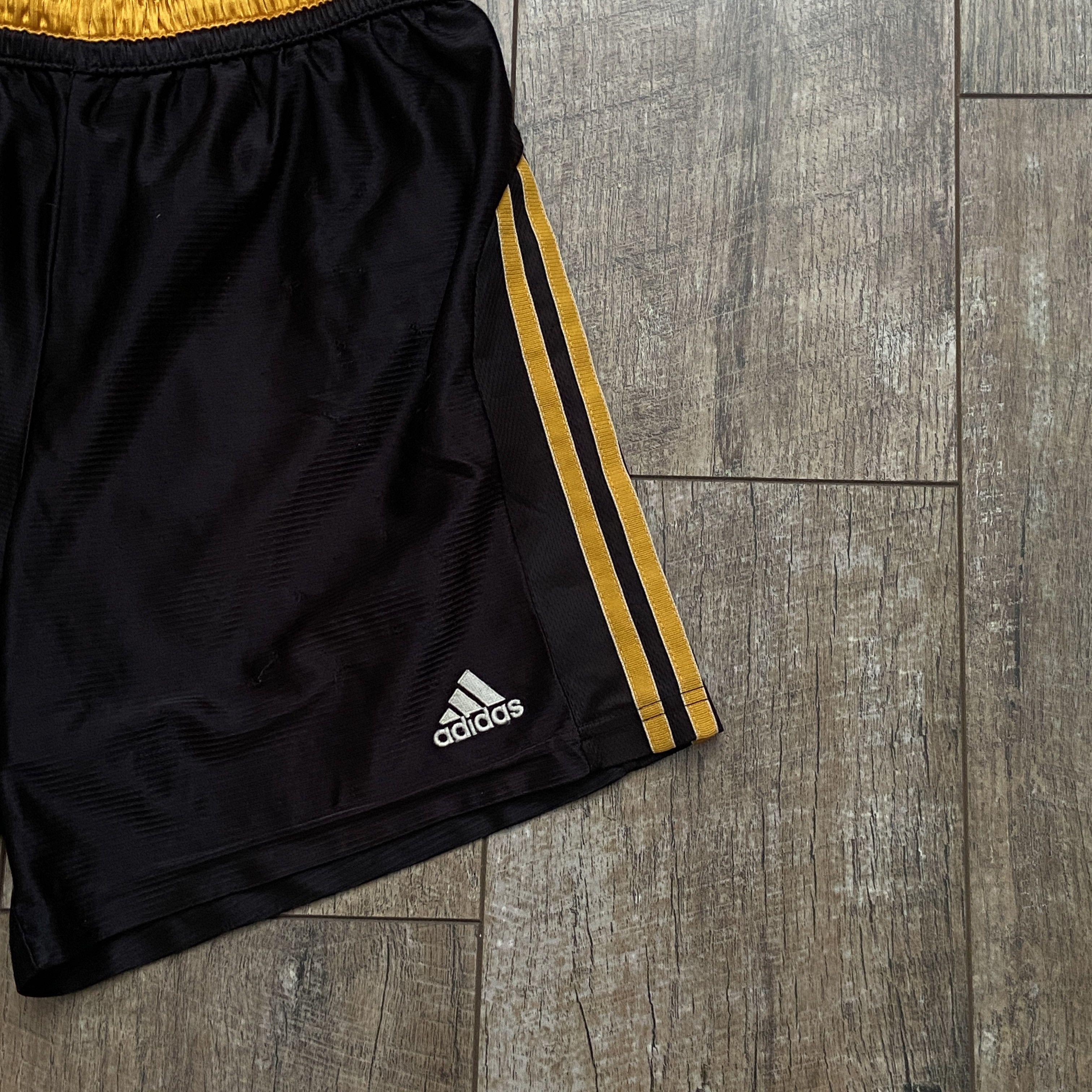 Adidas 1999/00 Adidas Real Madrid Third Full Set Size US L / EU 52-54 / 3 - 14 Thumbnail
