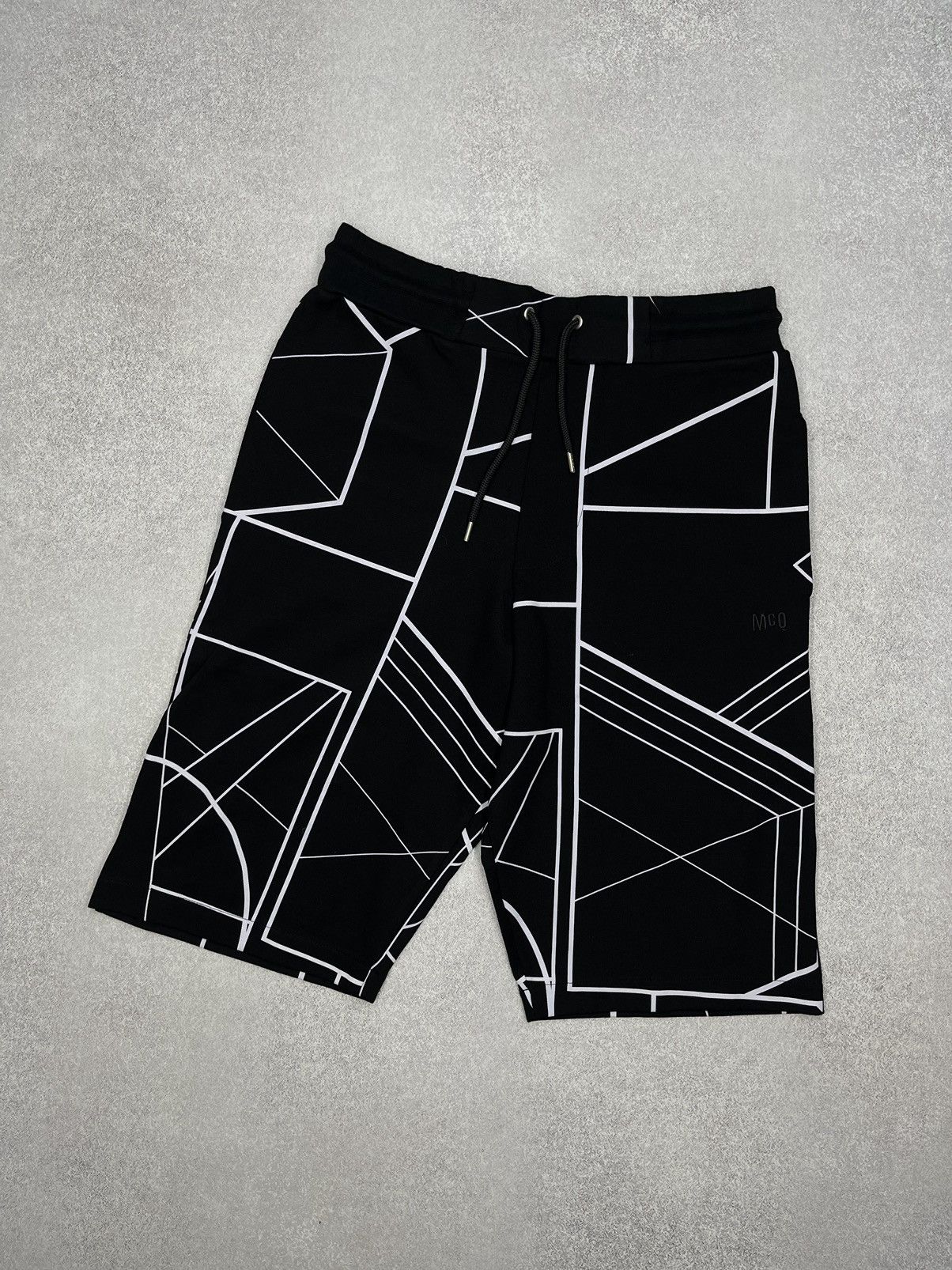 Alexander McQueen Mens Alexander McQueen Black Shorts Print Size US 30 / EU 46 - 1 Thumbnail