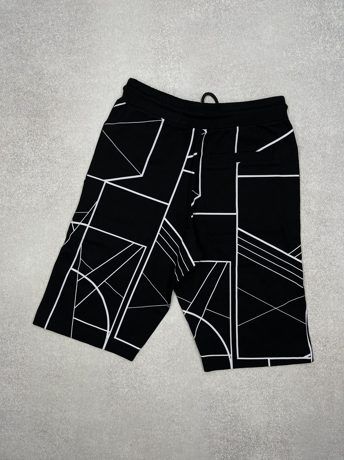Alexander McQueen Mens Alexander McQueen Black Shorts Print Size US 30 / EU 46 - 4 Thumbnail