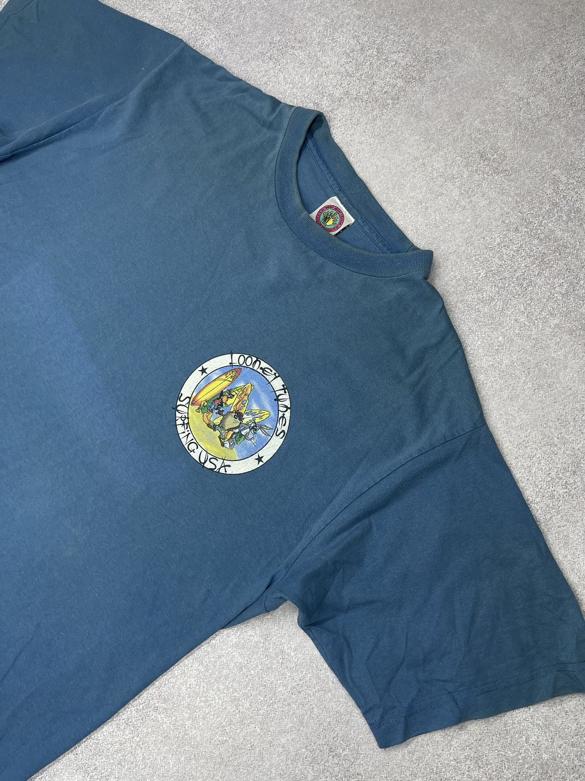 Vintage Vintage Looney Tunes Surfing USA 1998 T Shirt Warner Bros Size US L / EU 52-54 / 3 - 6 Thumbnail
