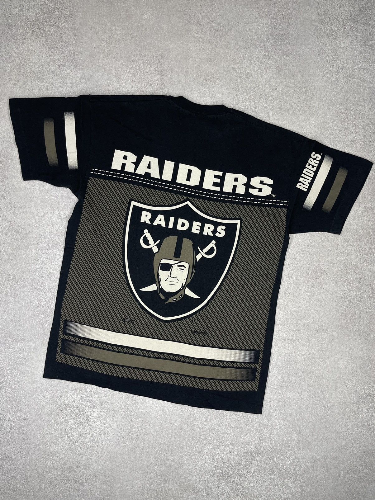 NFL Vintage Nutmeg Mills NFL Raiders 1994 T Shirt Y2K Big Print Size US XL / EU 56 / 4 - 2 Thumbnail
