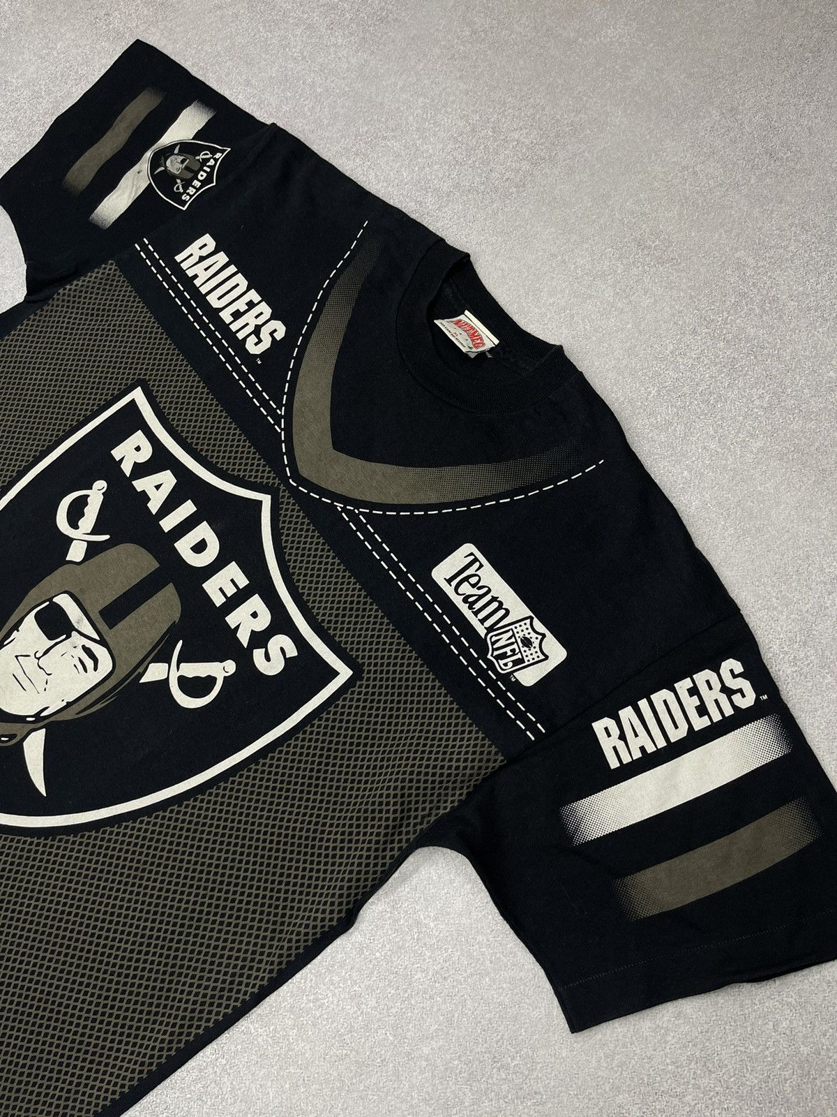 NFL Vintage Nutmeg Mills NFL Raiders 1994 T Shirt Y2K Big Print Size US XL / EU 56 / 4 - 3 Thumbnail