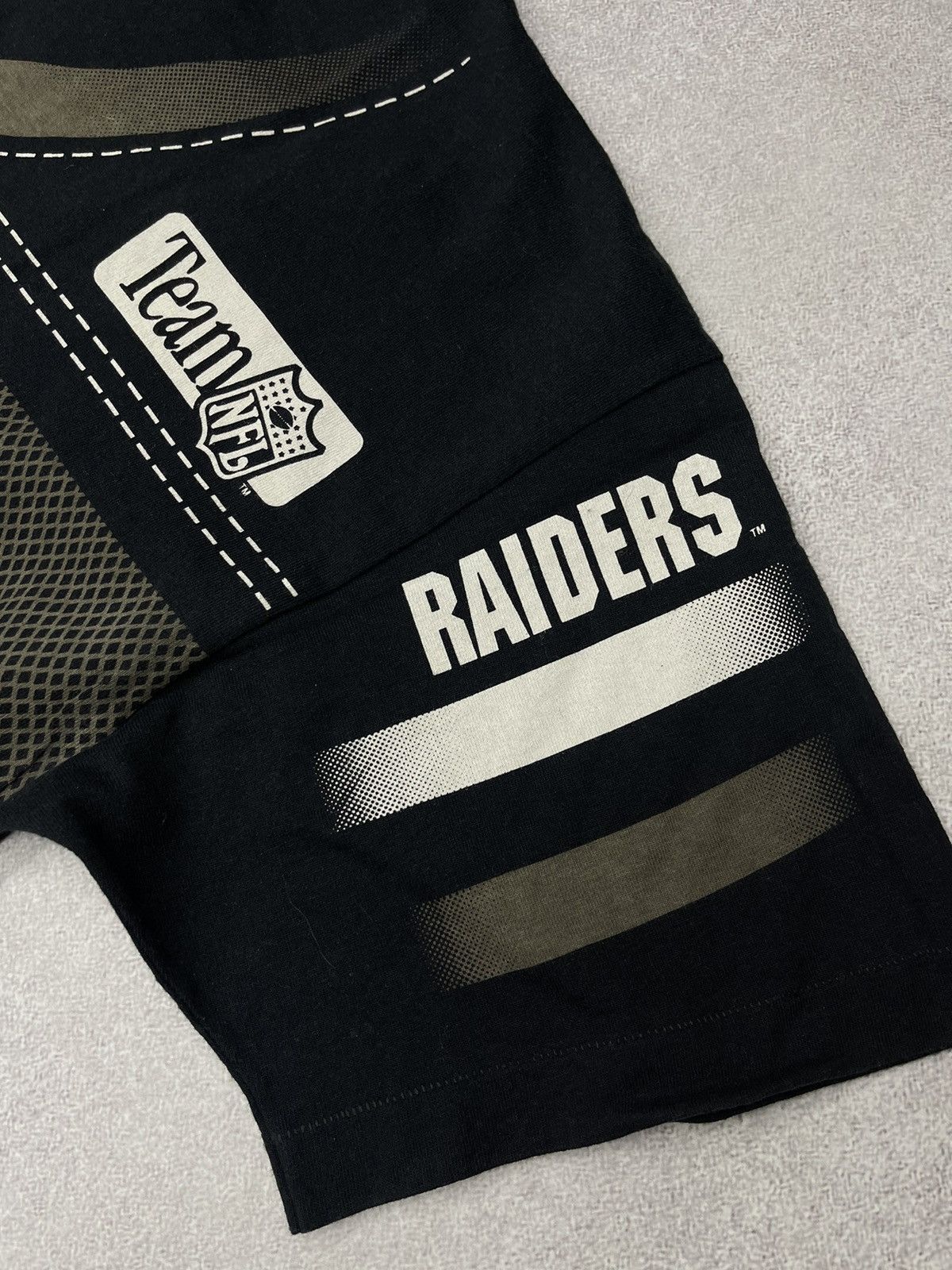 NFL Vintage Nutmeg Mills NFL Raiders 1994 T Shirt Y2K Big Print Size US XL / EU 56 / 4 - 10 Thumbnail